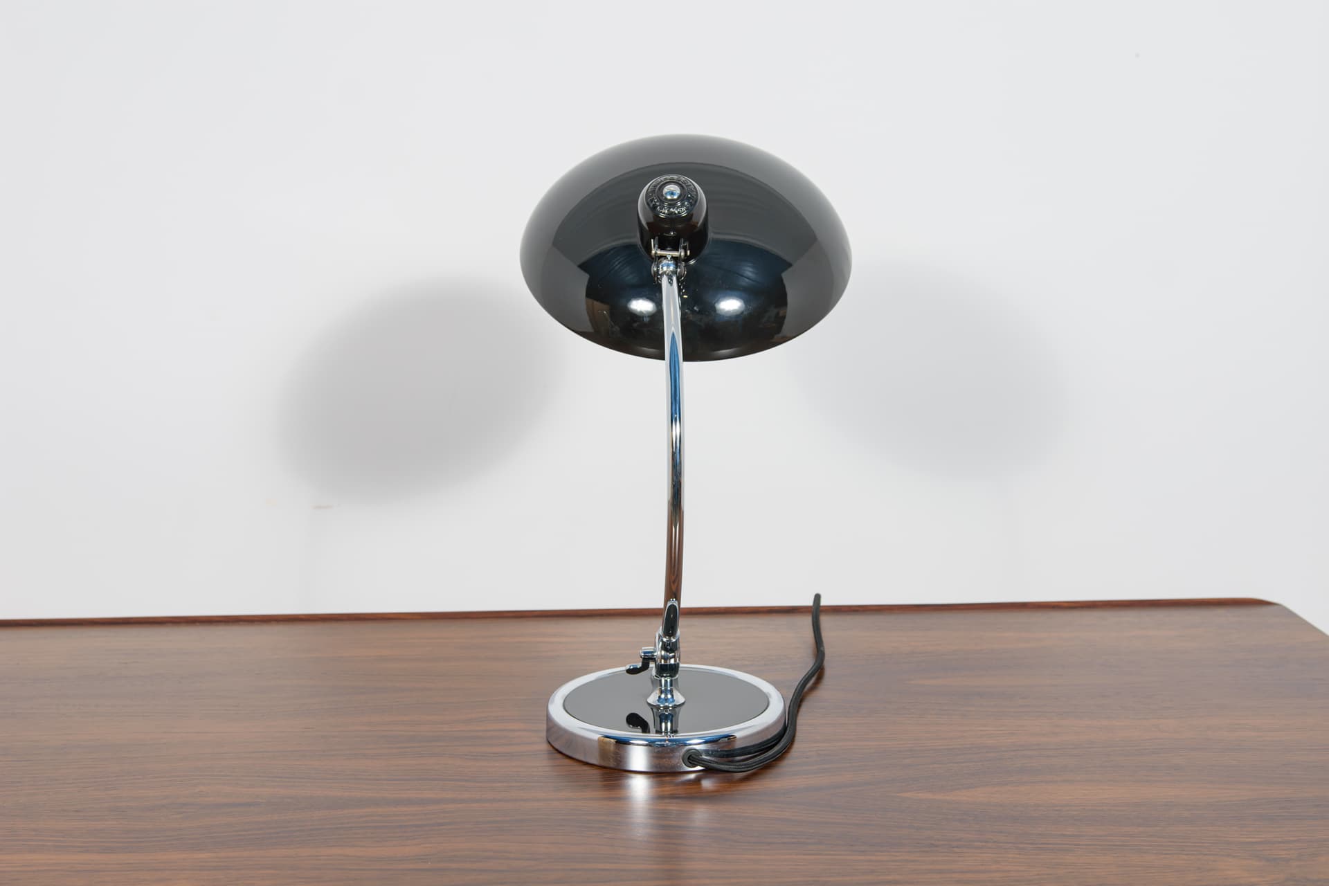 Lampa biurkowa Kaiser Idell 6631R Luxus, metal czarny, stal polerowana srebrna, proj. C. Dell, Kaiser Leuchten, Dania, lata 30. - 370246