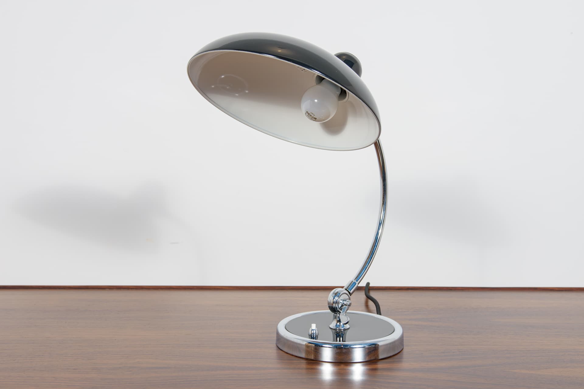 Lampa biurkowa Kaiser Idell 6631R Luxus, metal czarny, stal polerowana srebrna, proj. C. Dell, Kaiser Leuchten, Dania, lata 30. - 370249