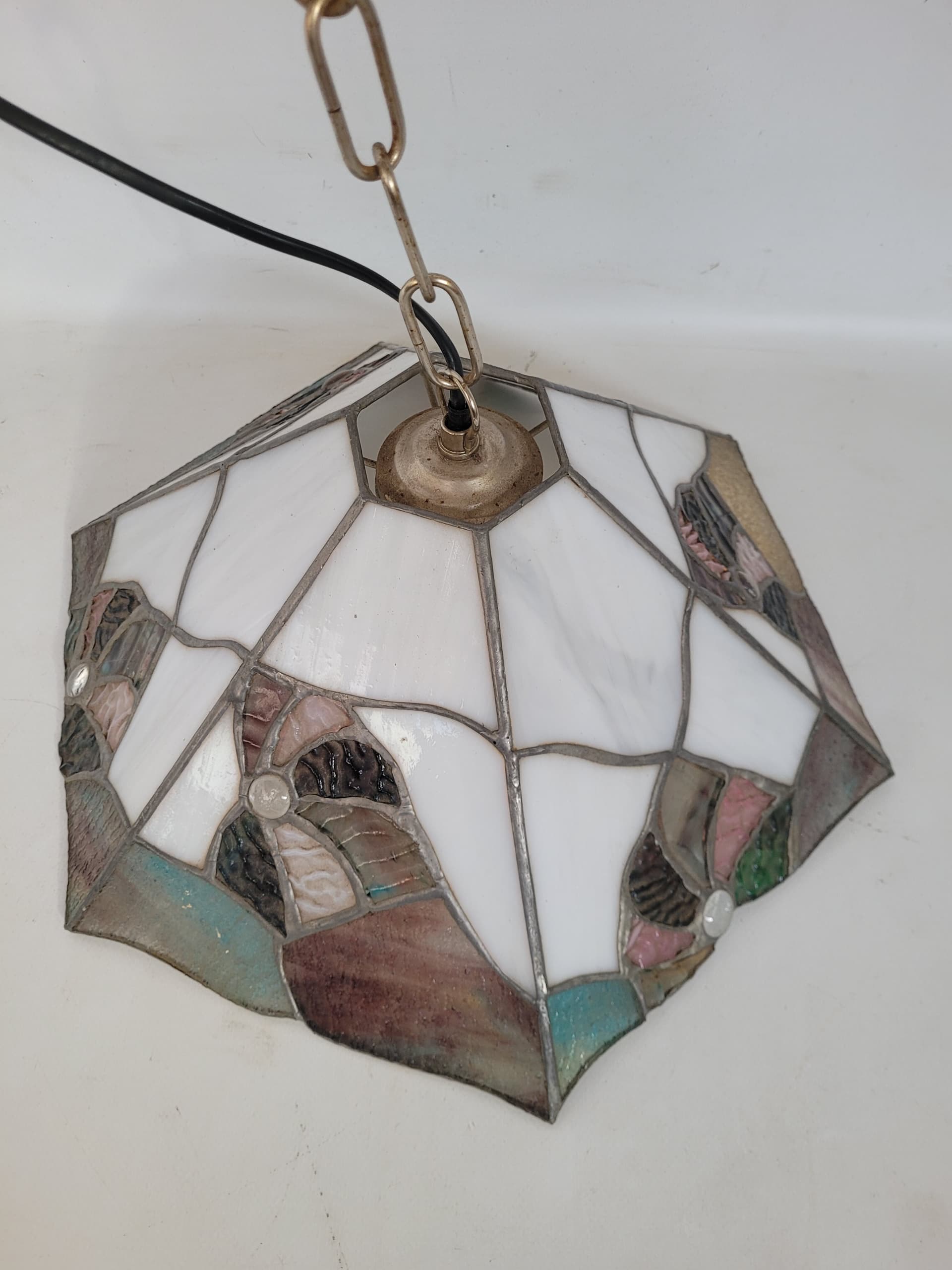 Lampa wisząca Tiffany, szkło sodowe biały różowy zielony niebieski beżowy, lata 70. - 370545