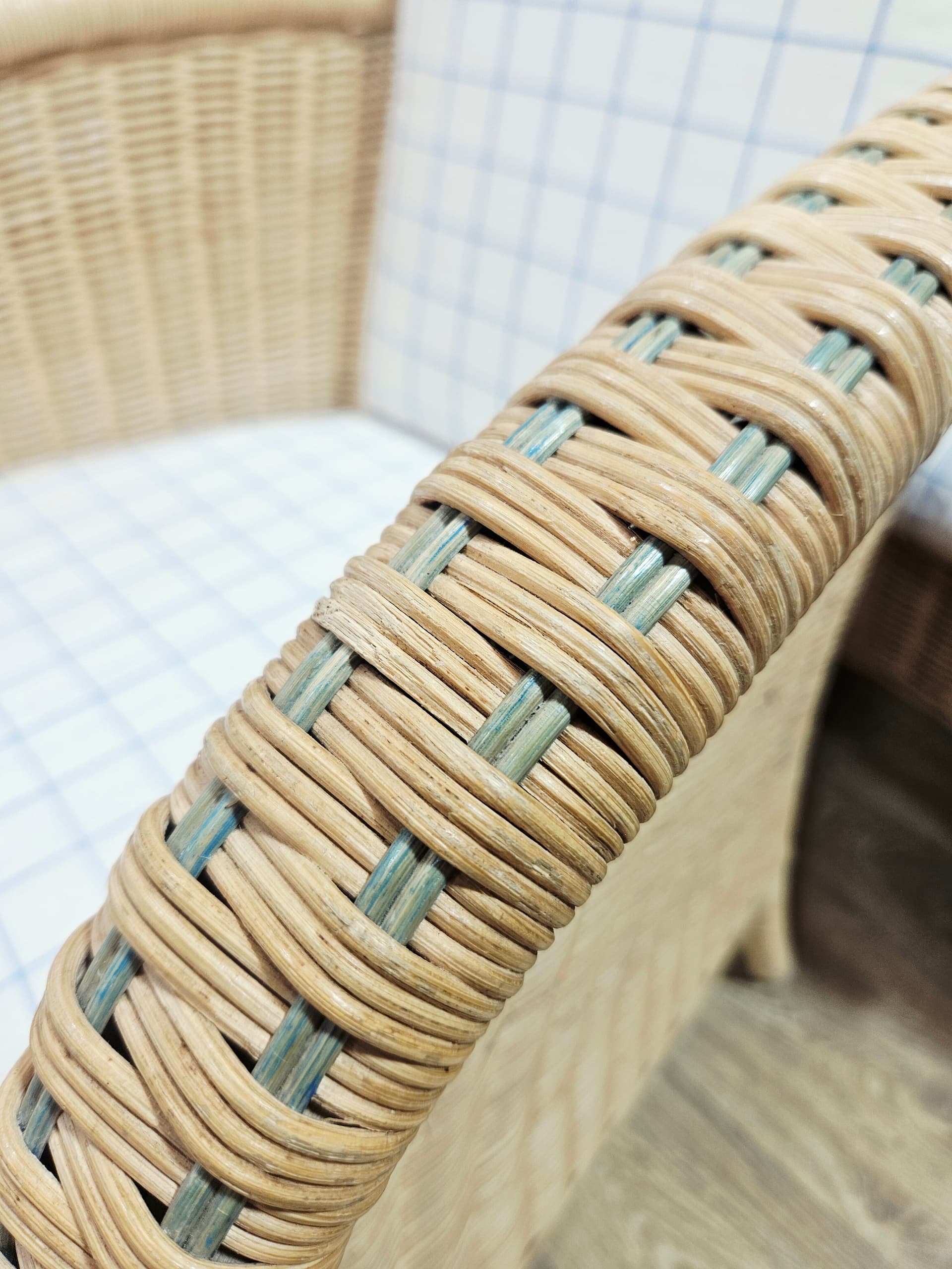Zestaw czterech foteli, rattan beżowy, tkanina czarna, Niemcy, lata 90. - 370807