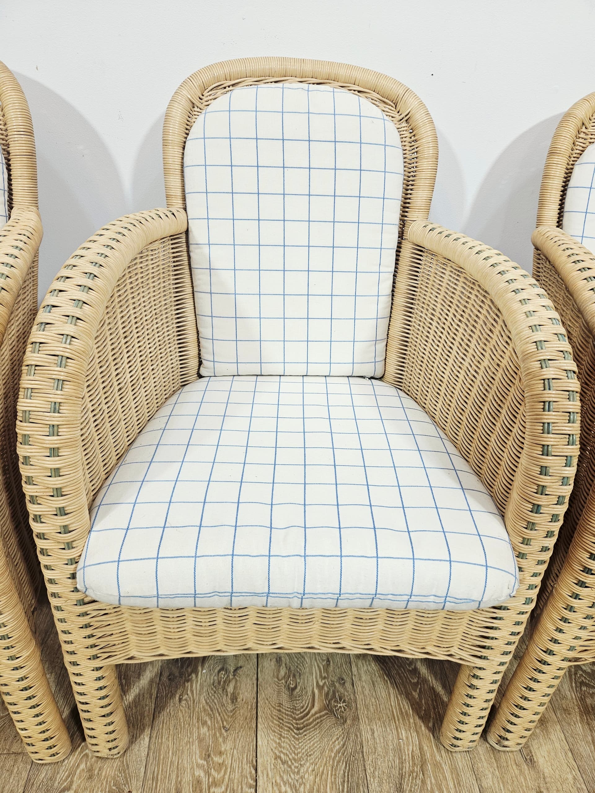Zestaw czterech foteli, rattan beżowy, tkanina czarna, Niemcy, lata 90. - 370798