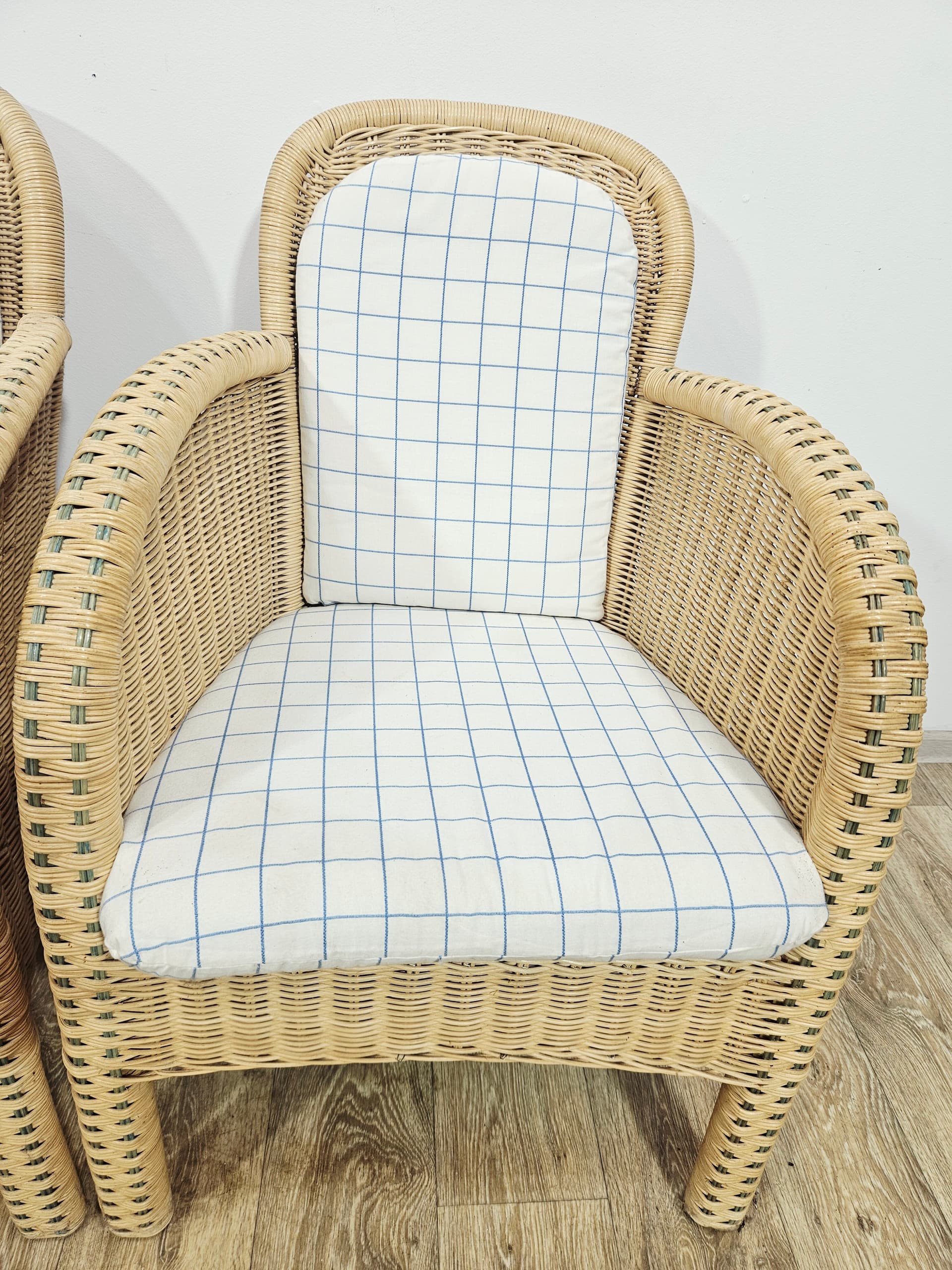 Zestaw czterech foteli, rattan beżowy, tkanina czarna, Niemcy, lata 90. - 370797
