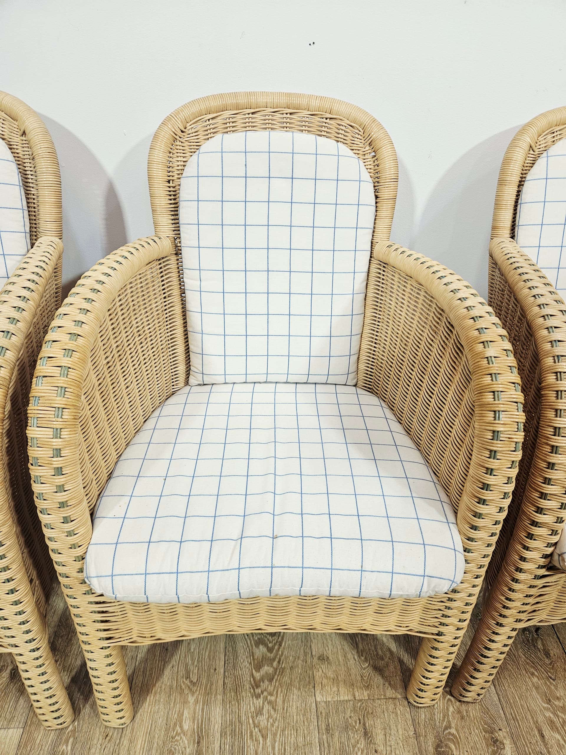 Zestaw czterech foteli, rattan beżowy, tkanina czarna, Niemcy, lata 90. - 370799