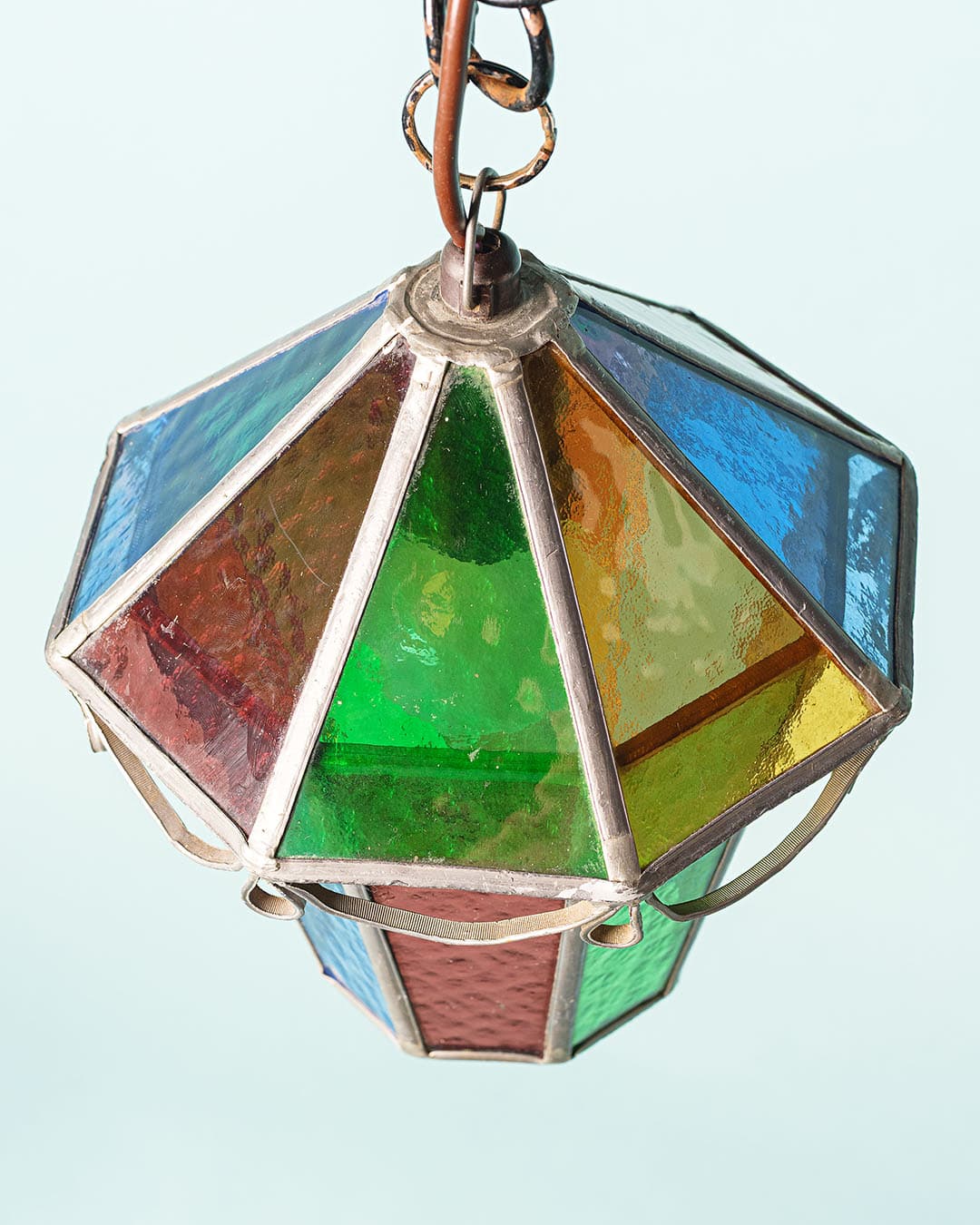Lampa wisząca witrażowa, zielony czerwony niebieski, szkło metal, Dania, lata 70. - 370848