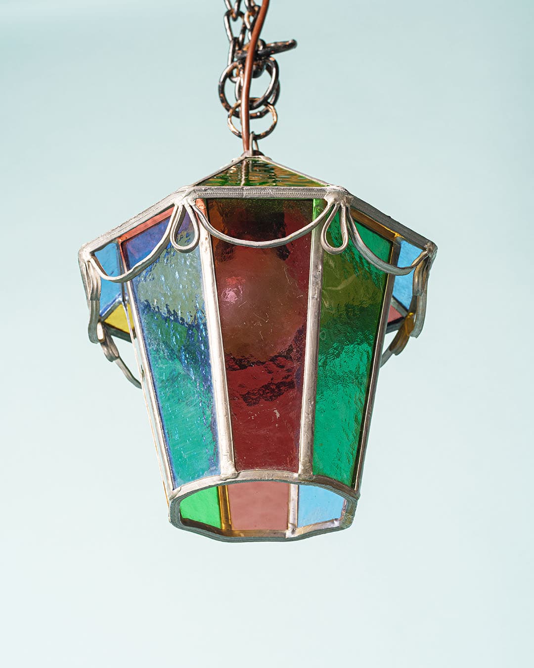Lampa wisząca witrażowa, zielony czerwony niebieski, szkło metal, Dania, lata 70. - 370846