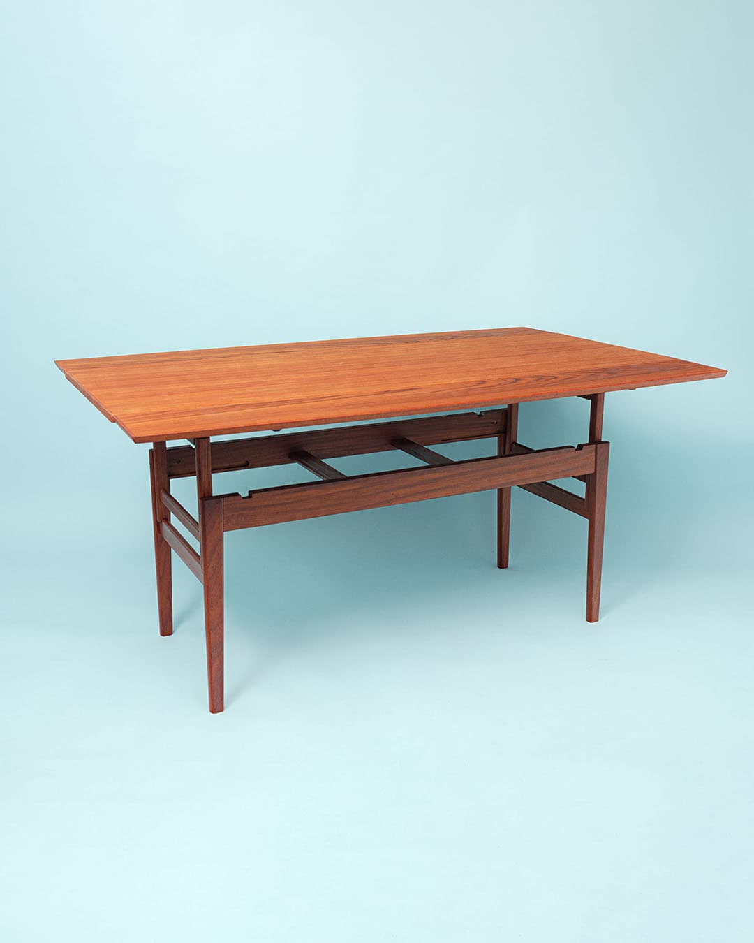 Stół jadalniany, teak brązowy, Dania, lata 70. - 370897