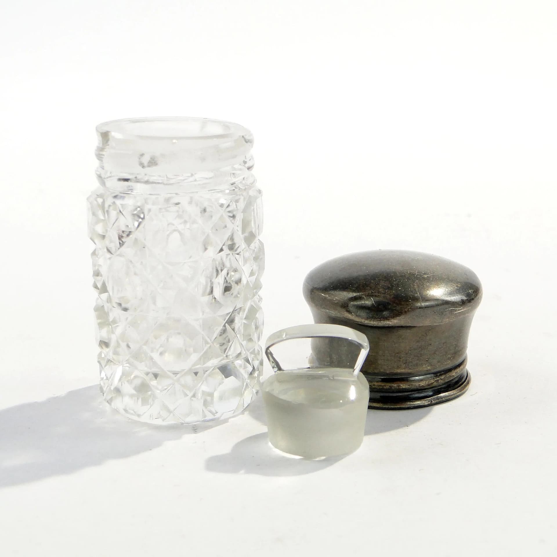 Flakon na perfumy, przezroczysty kryształ, srebro, Wielka Brytania, początek XX w. - 371095