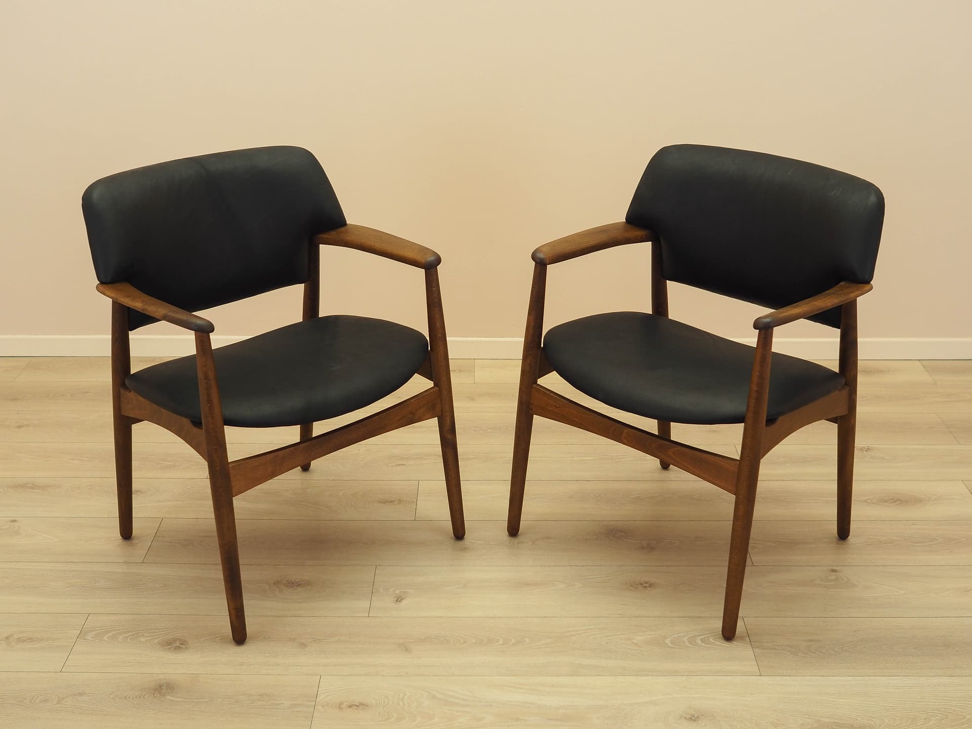 Fotel Larsen & Bender Madsen, dąb brązowy, skóra naturalna czarna, Fritz Hansen, Dania, lata 70. - 371370