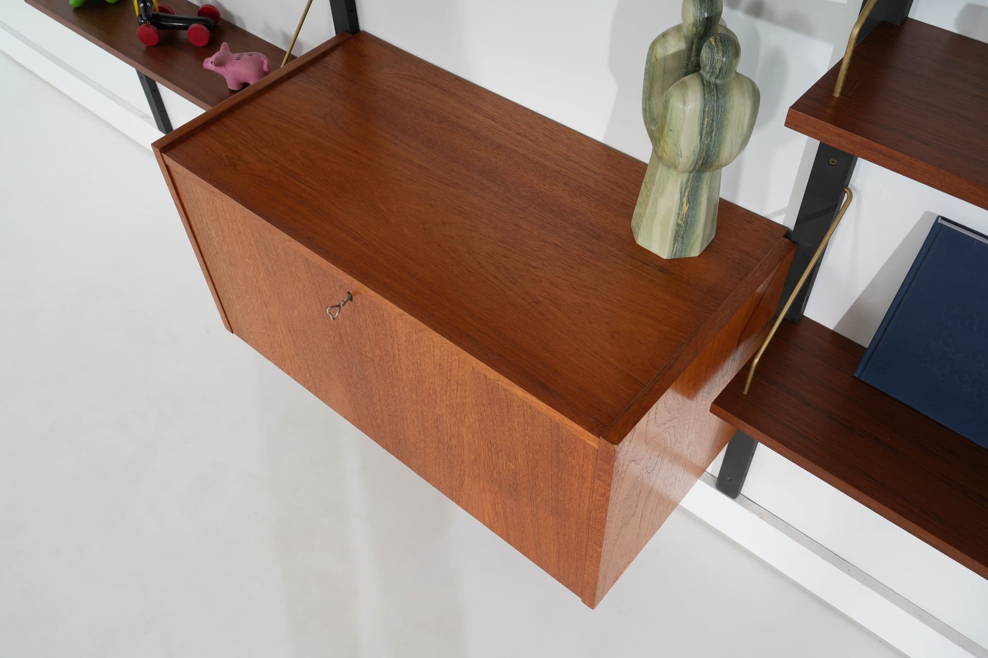 Regał modułowy, teak brązowy, metal czarny, Dania, lata 70. - 371378