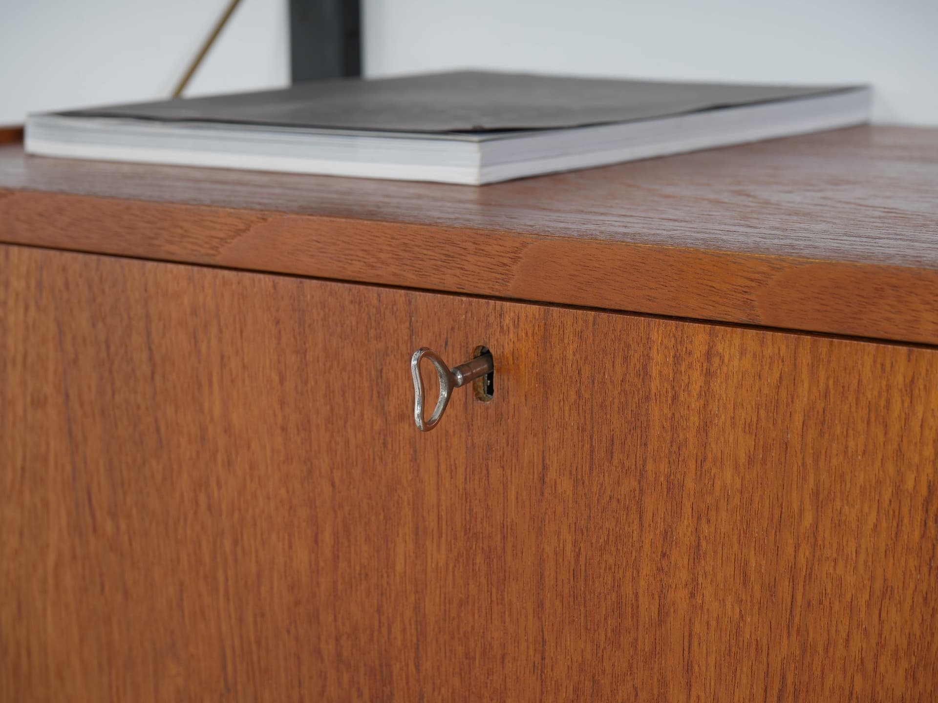 Regał modułowy, teak brązowy, metal czarny, Dania, lata 70. - 371383