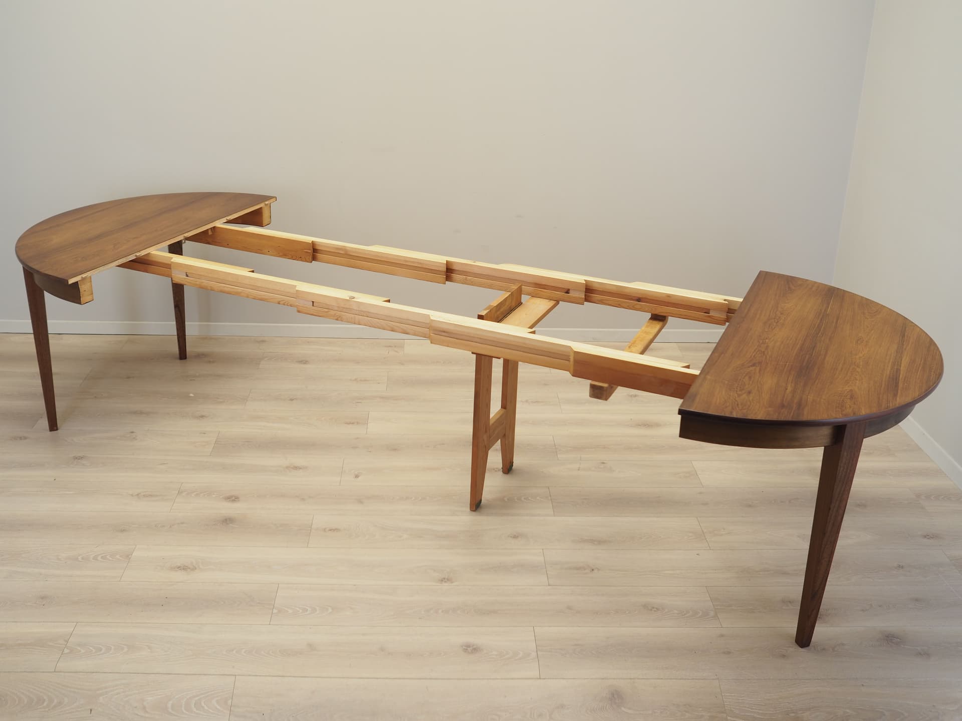 Round Table, brown rosewood, Denmark, 1970s - 66154