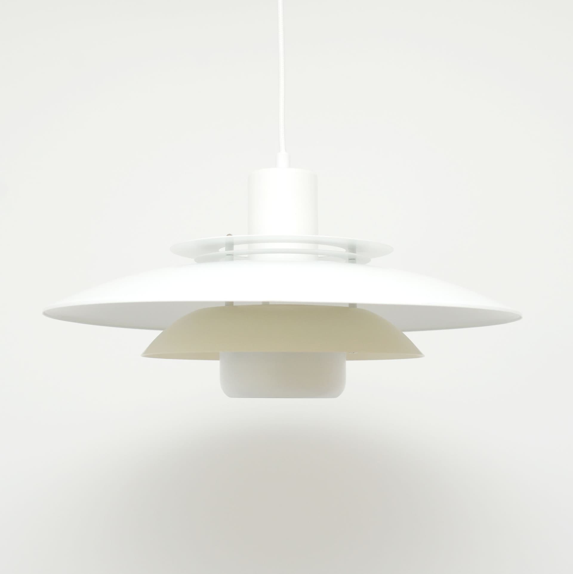Lampa wisząca Sierra, biały beżowy, metal, Dania, lata 70. - 371456