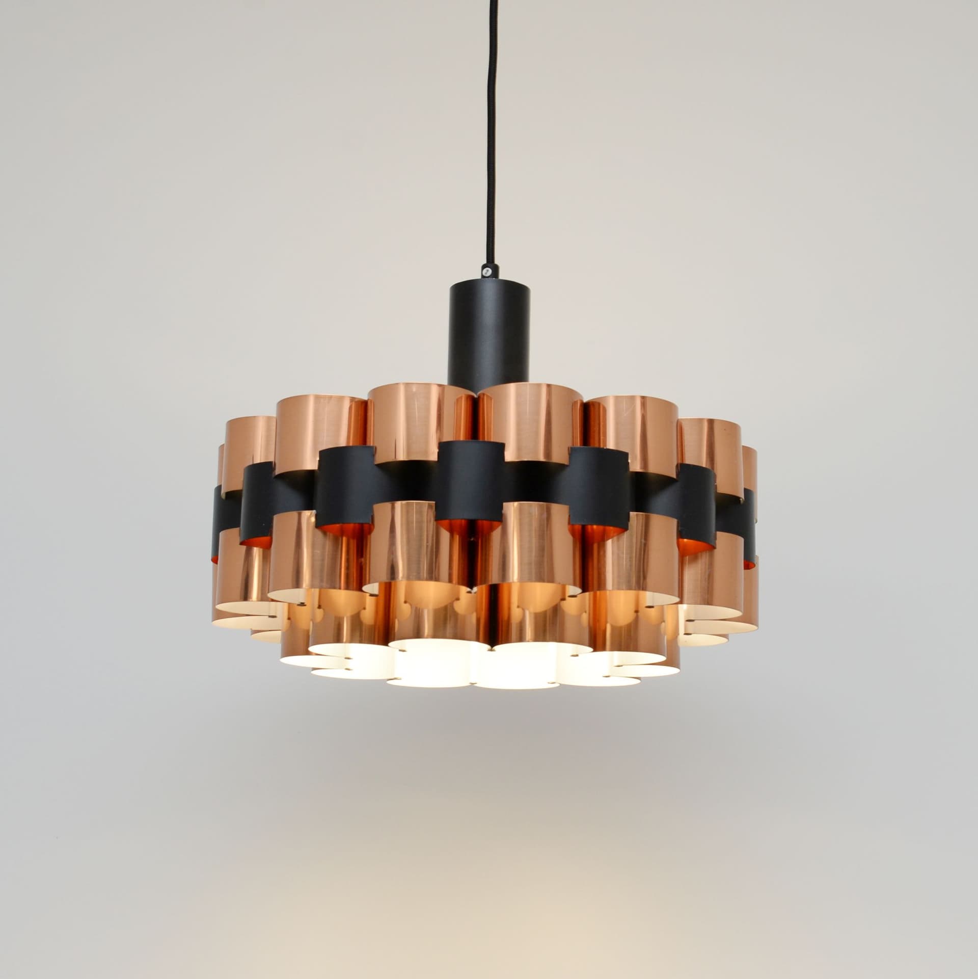 Lampa wisząca, miedź złoty, metal czarny, Dania, lata 70. - 371504