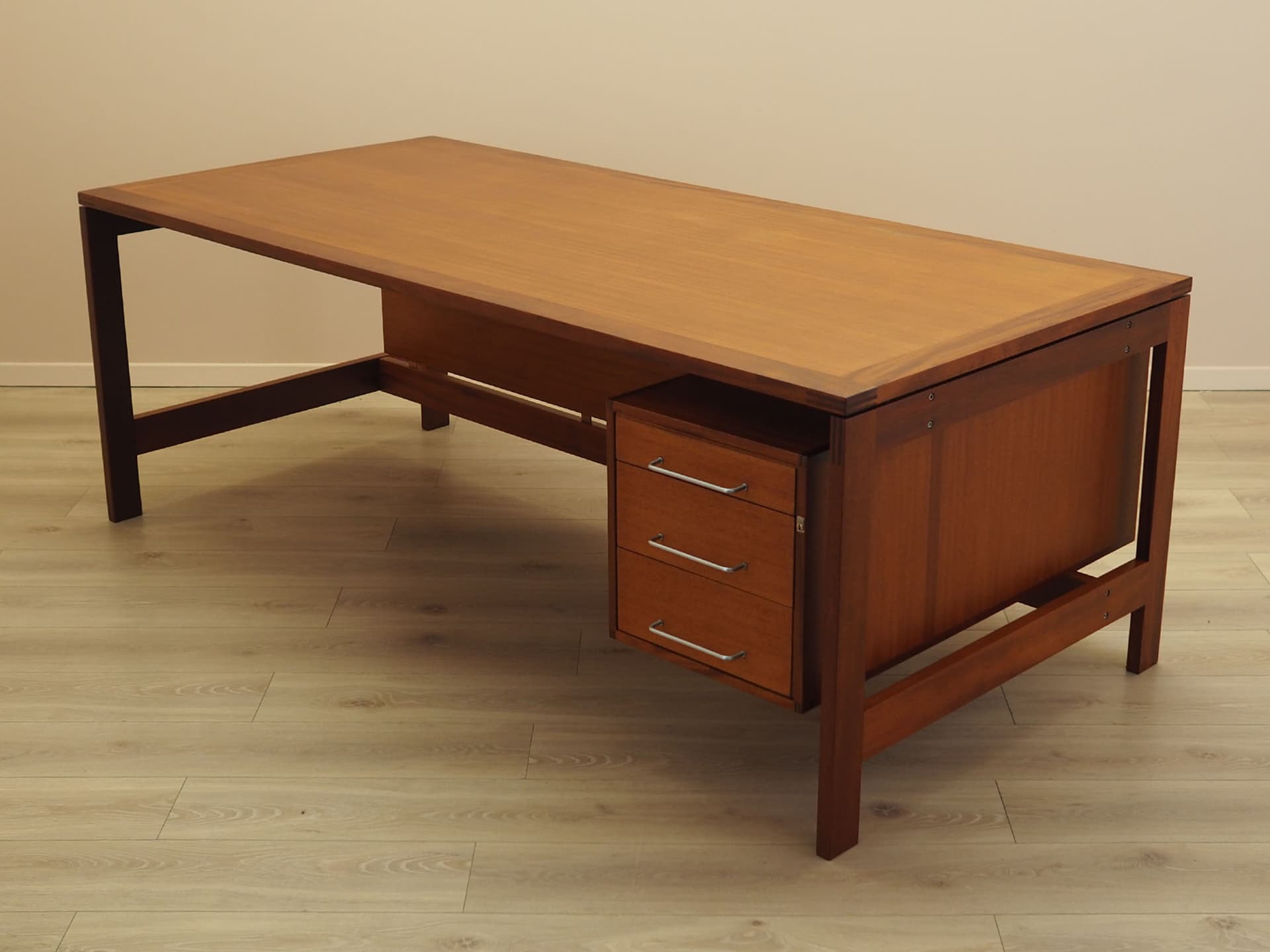 Biurko, teak brązowy, mahoń pomarańczowy, proj. H. Jensen & T. Valeur, Dania, lata 60. - 371589
