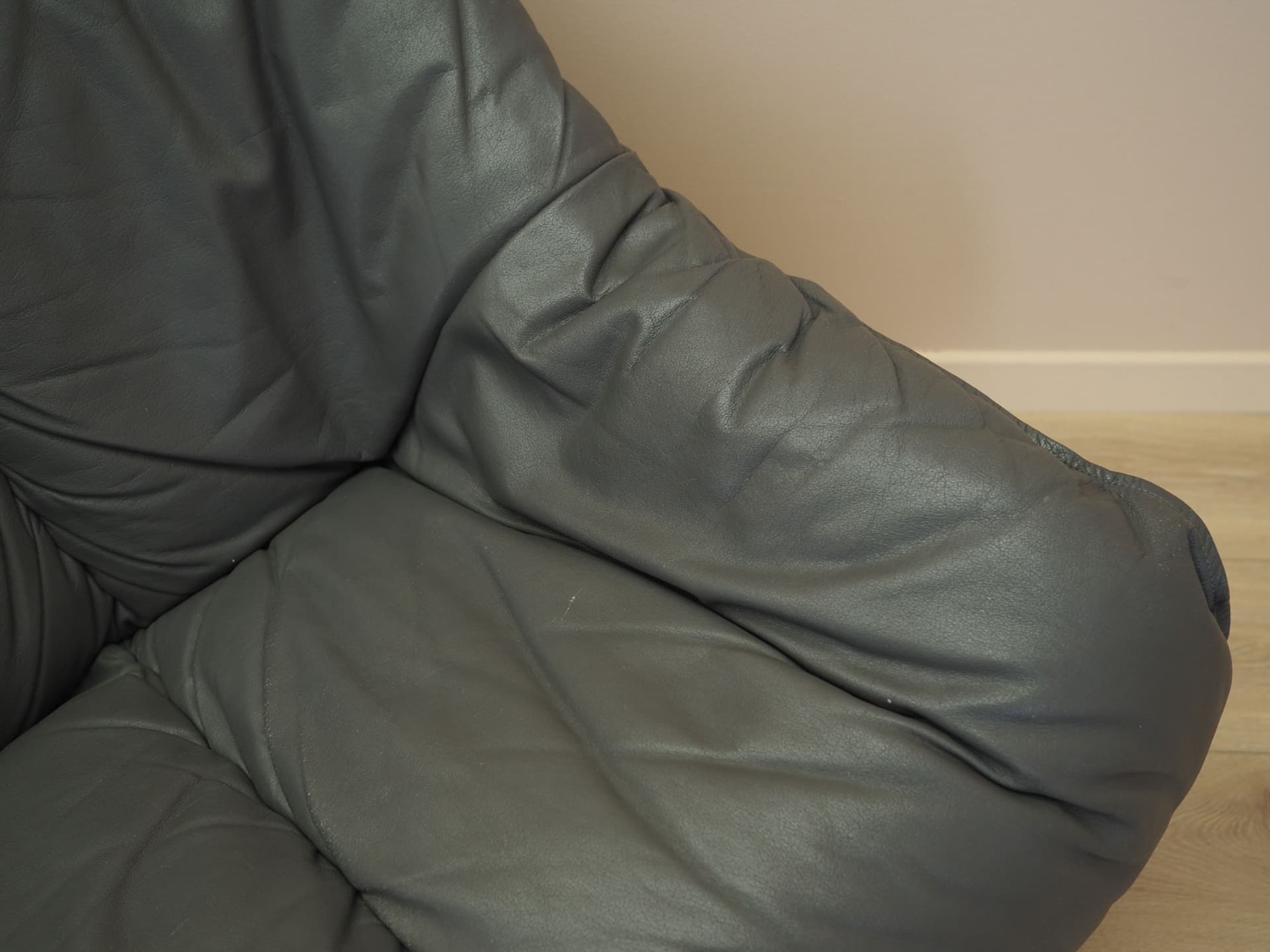 Sofa dwuosobowa, skóra szara, drewno, Włochy, lata 70. - 371817