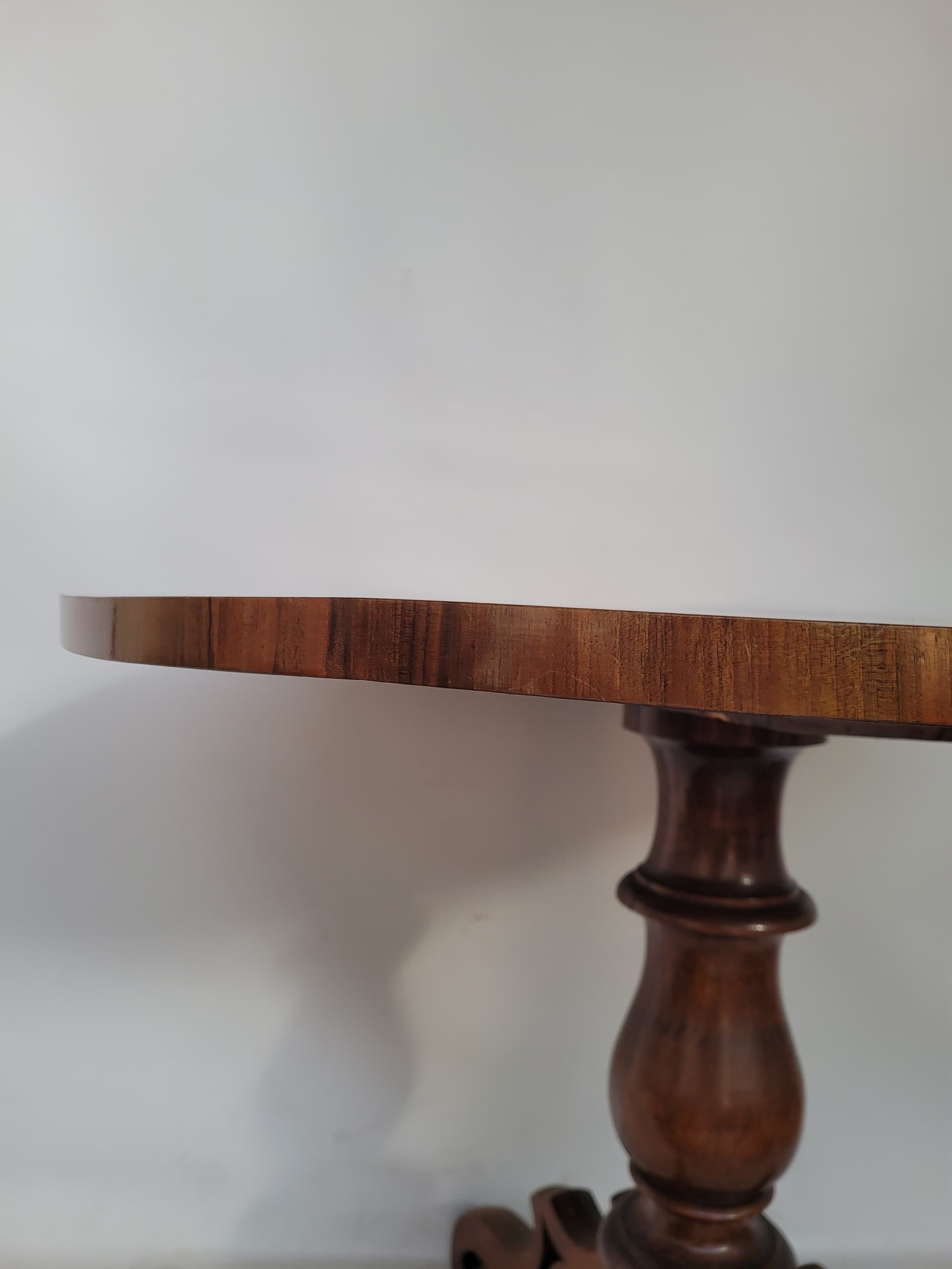 Stół okrągły art déco, brązowy, orzech, lata 30. - 371899