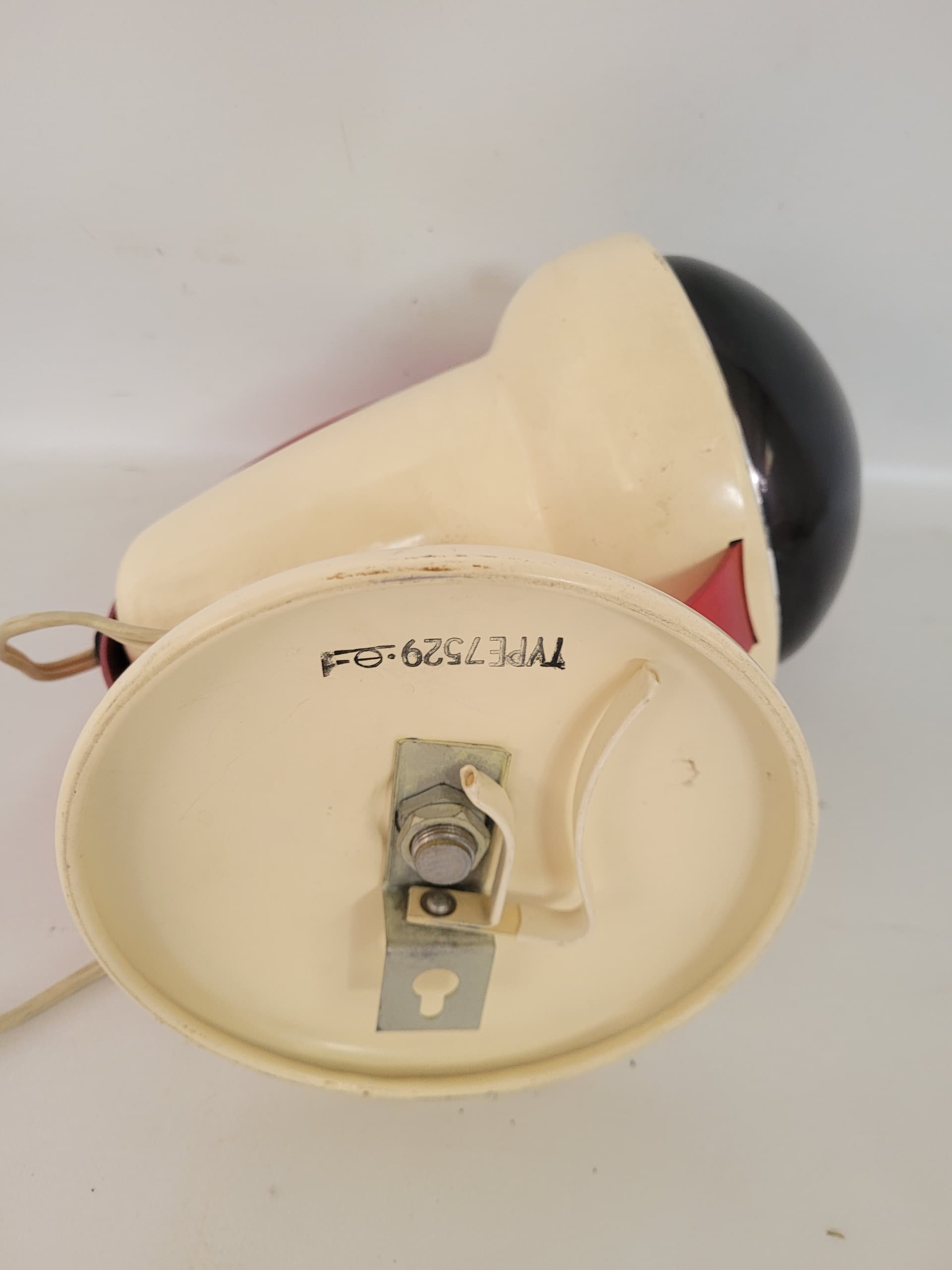 Lampa stołowa Space Age, metal kremowy, plastik czarny czerwony, lata 60. - 371968