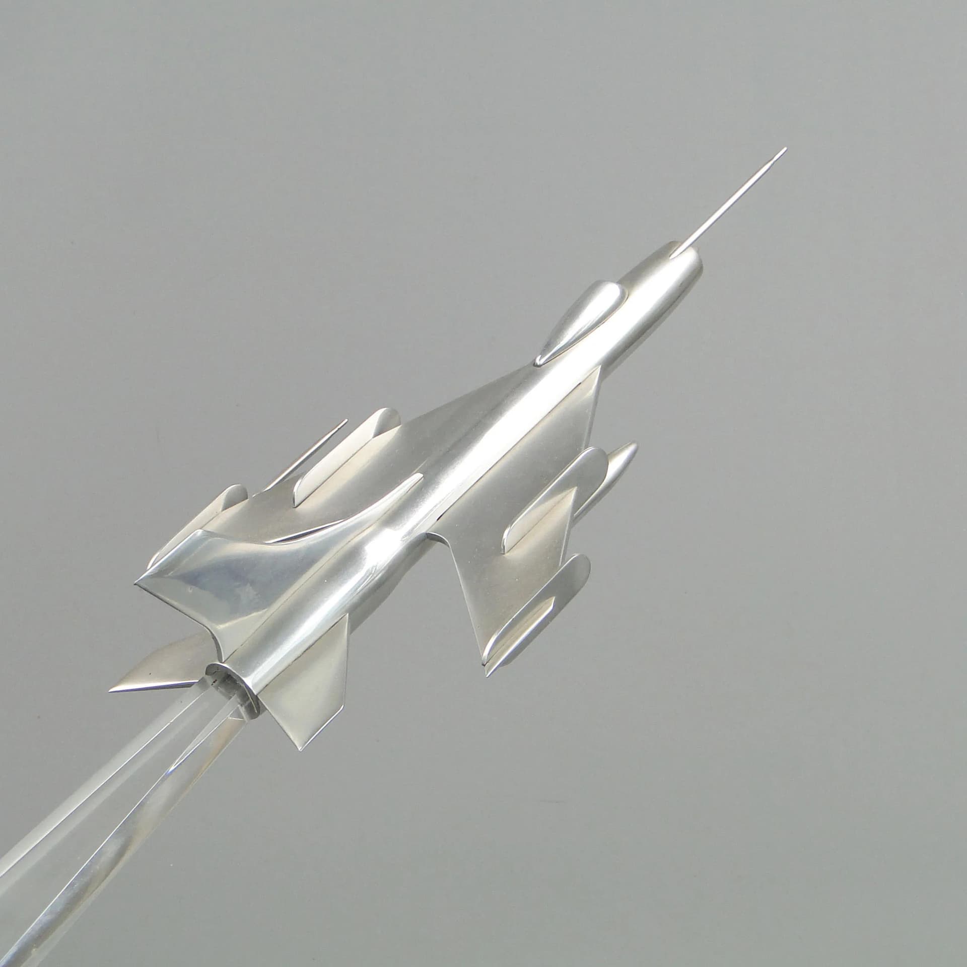 Model samolotu F-16 Walczący Sokół, srebrny, aluminium polerowane, akryl czarny, USA, lata 70. - 372013