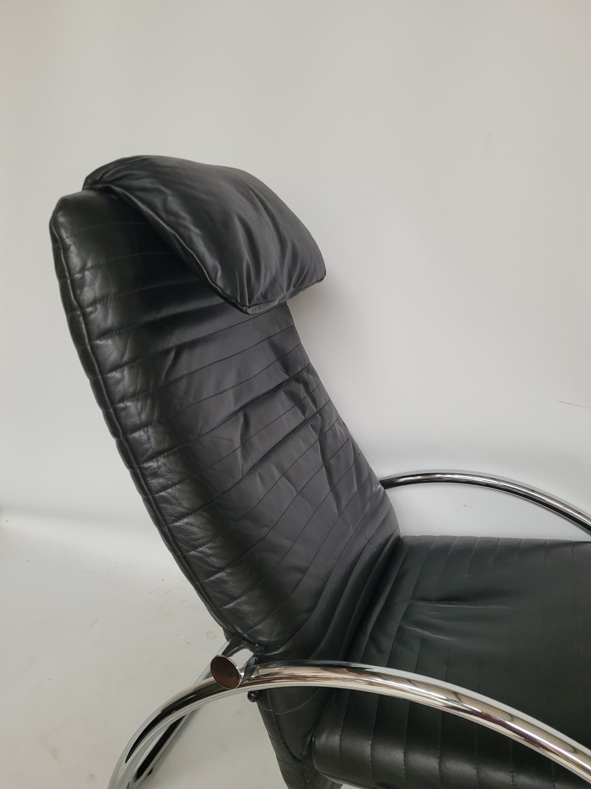 Fotel relaksacyjny Bauhaus, skóra czarna, stal chromowana, lata 70. - 372085