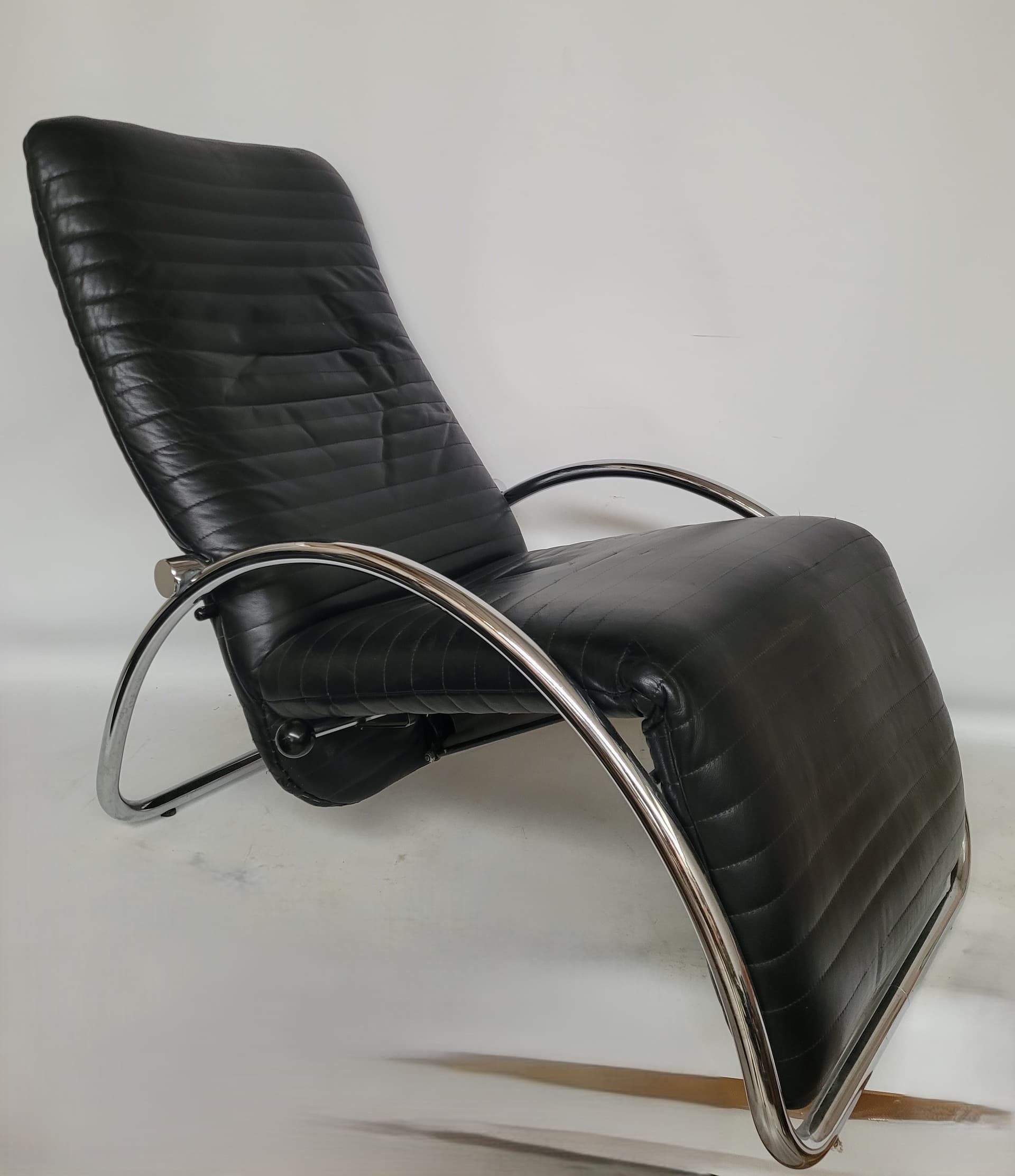Fotel relaksacyjny Bauhaus, skóra czarna, stal chromowana, lata 70. - 372087