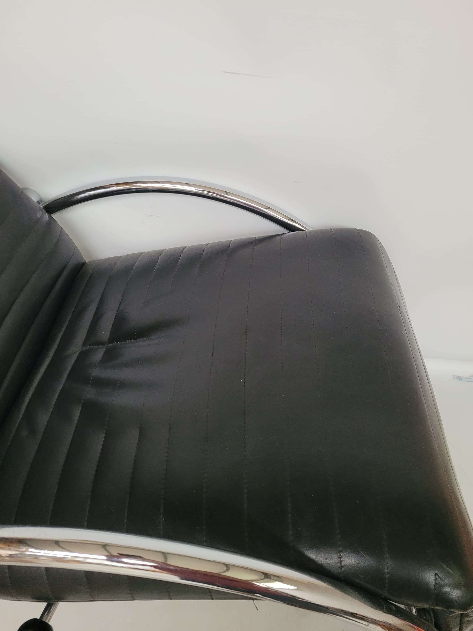 Fotel relaksacyjny Bauhaus, skóra czarna, stal chromowana, lata 70. - 372091