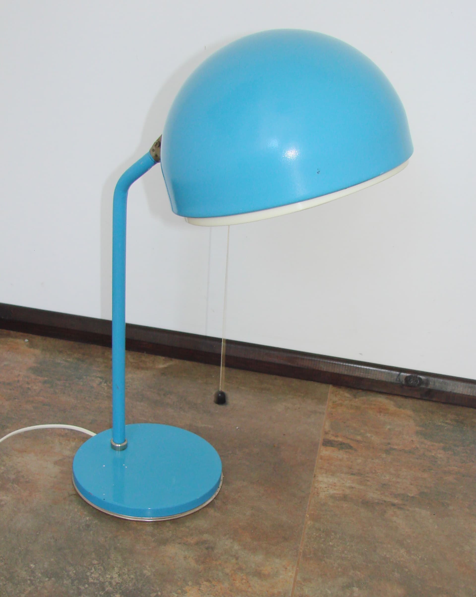 Lampka biurkowa ST-17, jasnoniebieski metal biały, Zakłady Sprzętu Oświetleniowego Zaos, Polska, lata 70. - 372110