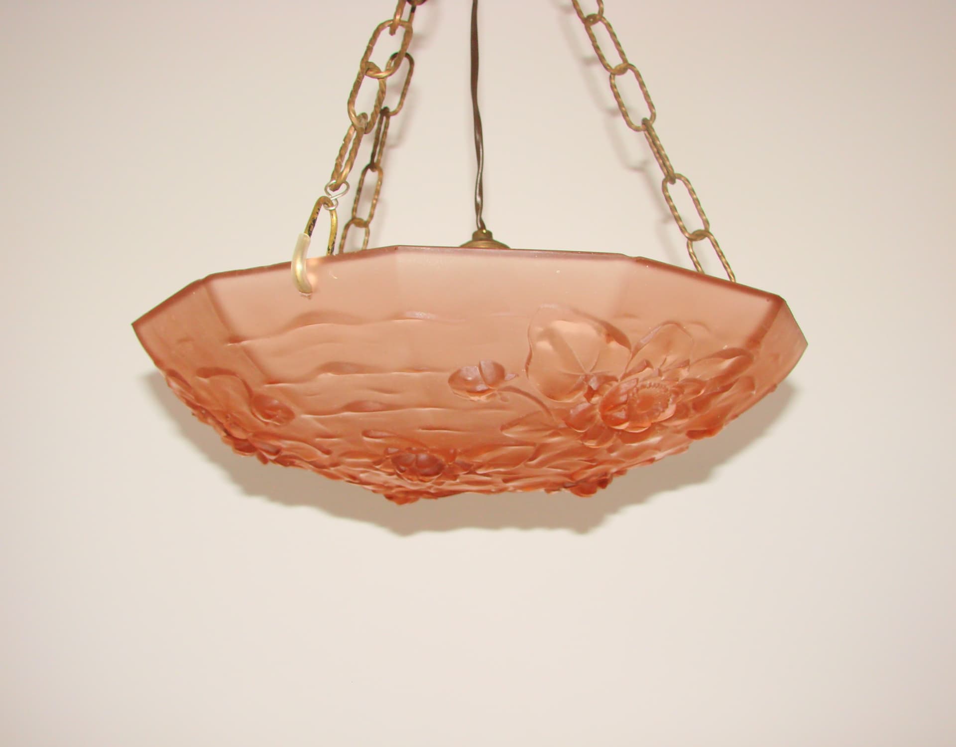 Lampa wisząca Ampla Art Deco, szkło różowy, mosiądz złoty, Francja, lata 30. - 372184