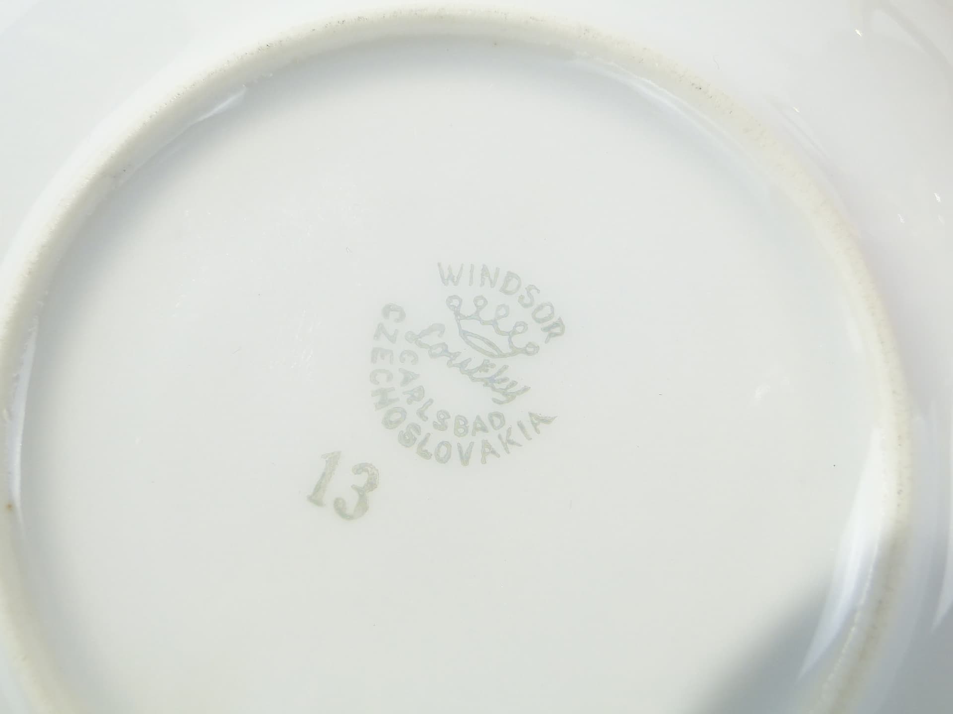 Filiżanka do espresso Windsor, porcelana różowa biała złocona, Windsor Karlovy Vary, Czechosłowacja, lata 50. - 372243