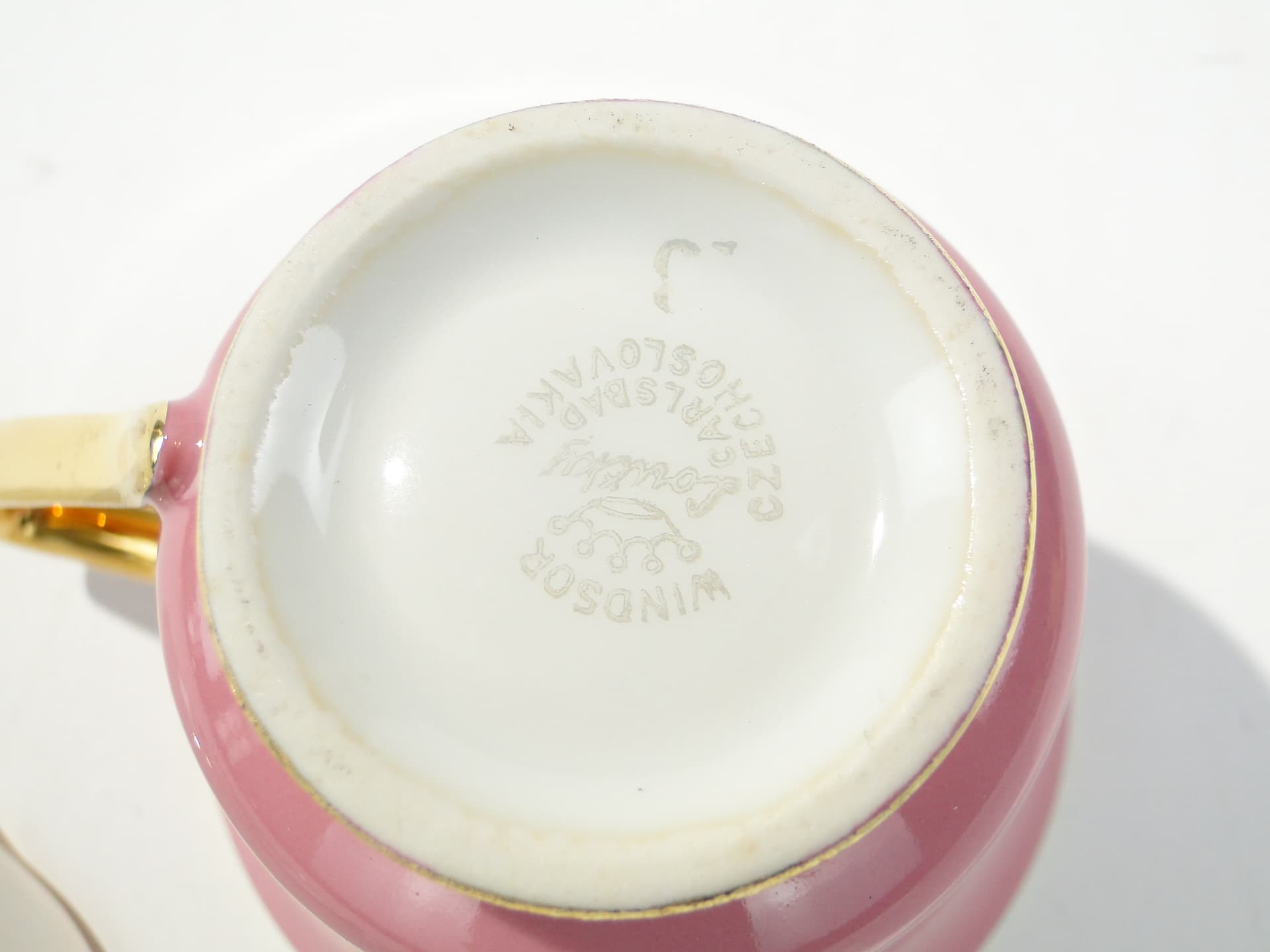 Filiżanka do espresso Windsor, porcelana różowa biała złocona, Windsor Karlovy Vary, Czechosłowacja, lata 50. - 372242