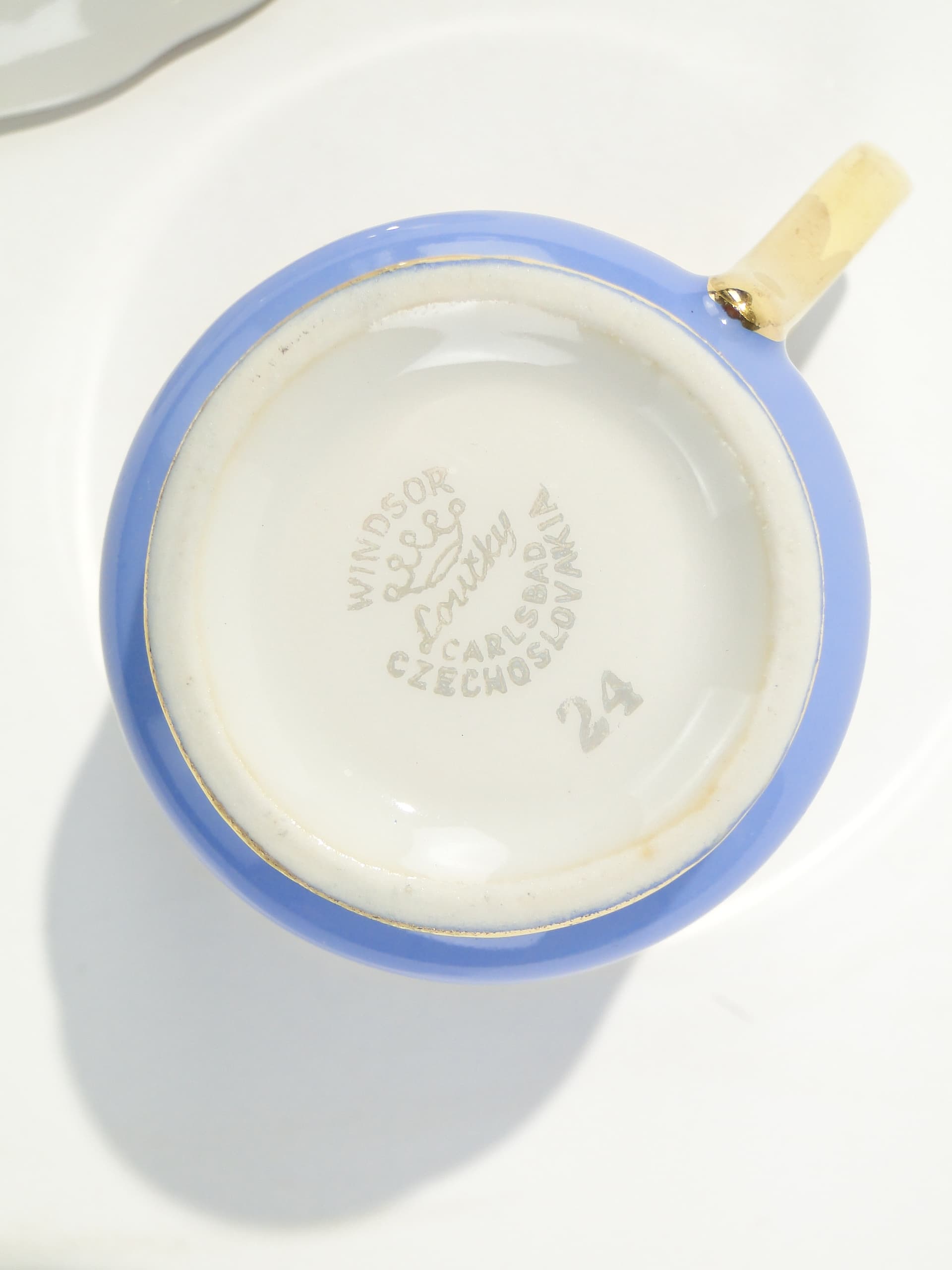 Filiżanka do espresso Windsor, porcelana biała niebieska, złocenie, Karlovy Vary, Czechosłowacja, lata 50. - 372262