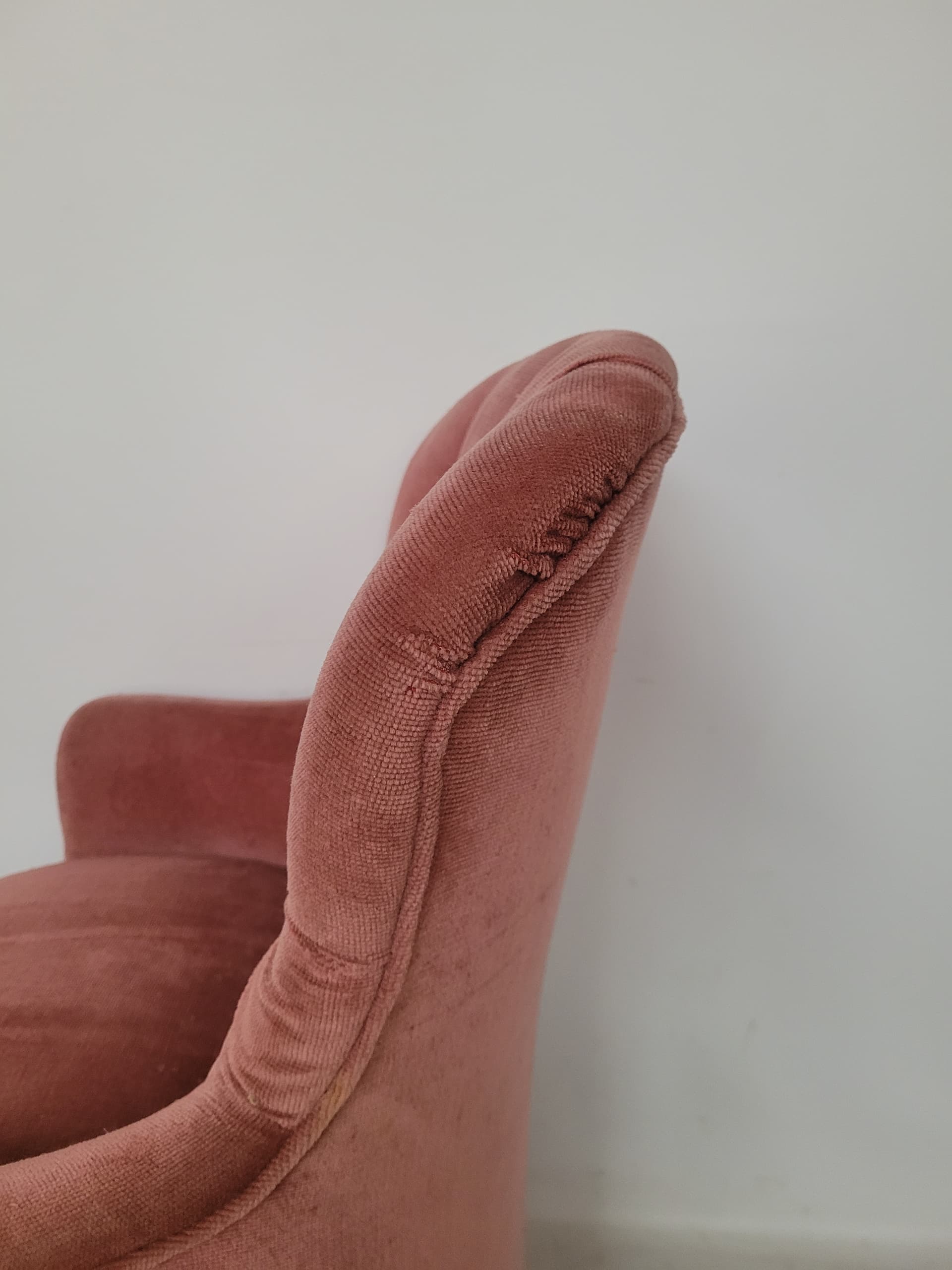 Fotel chesterfield, welur różowy, początek XX w. - 377748
