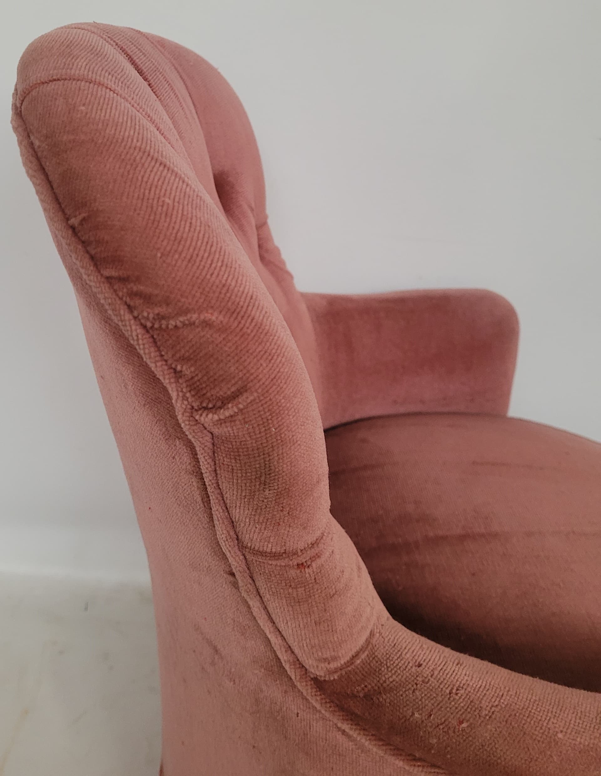 Fotel chesterfield, welur różowy, początek XX w. - 377741