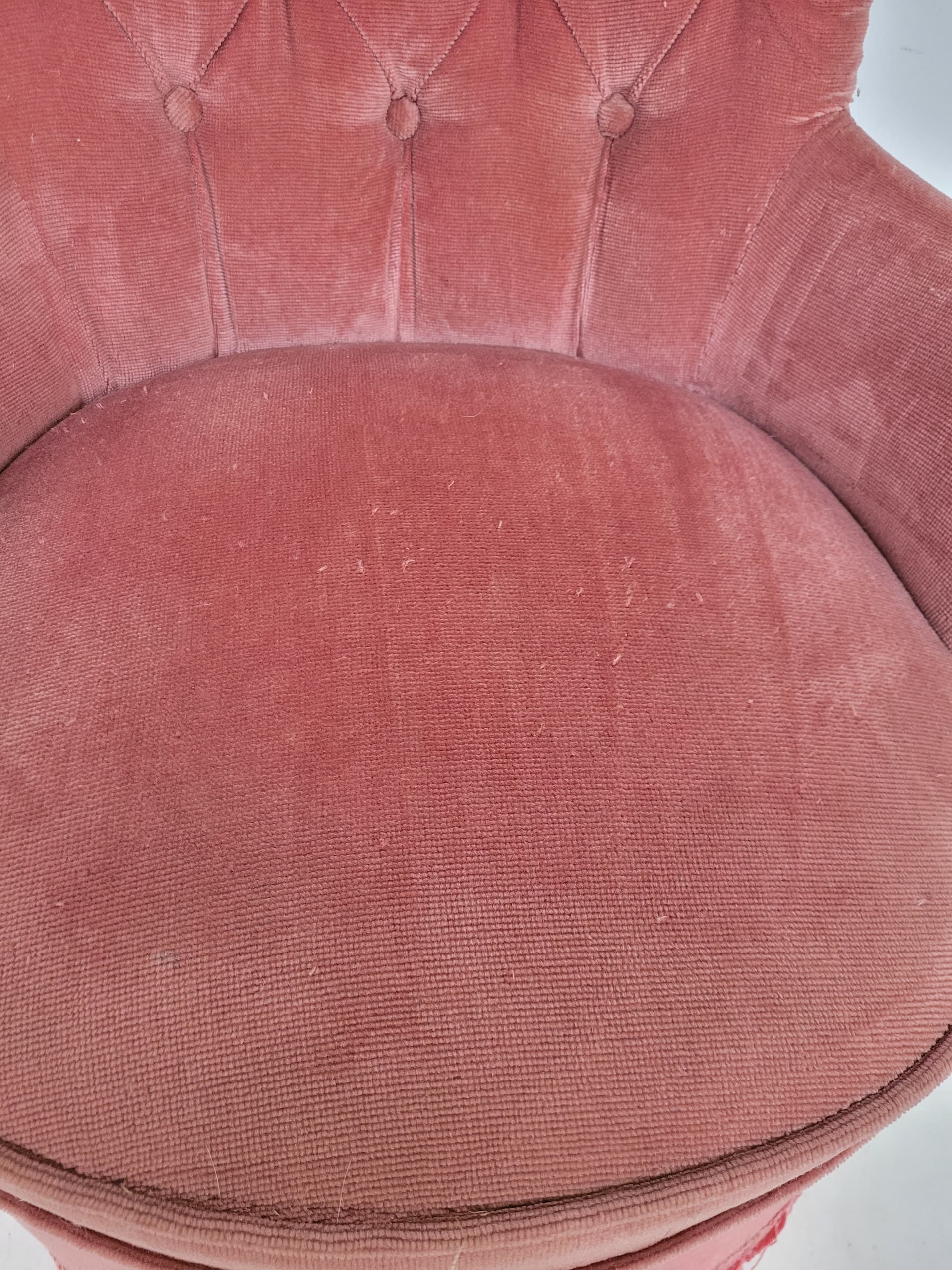 Fotel chesterfield, welur różowy, początek XX w. - 377752