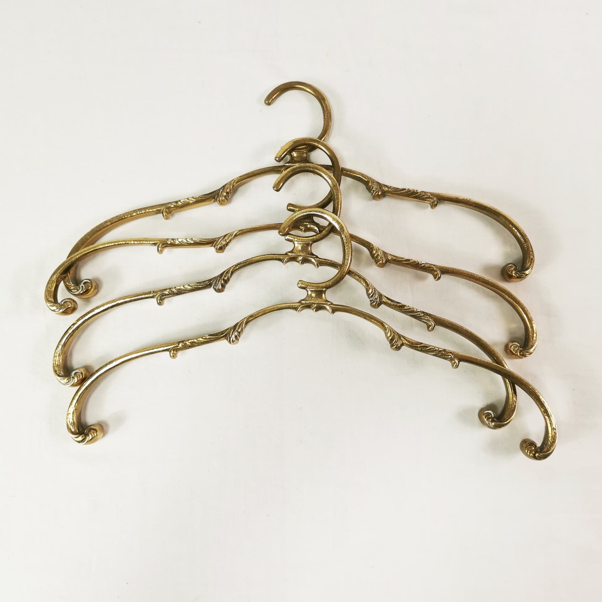Zestaw czterech wieszaków ściennych Art Deco, mosiądz złoty, Niemcy, lata 60. - 372484