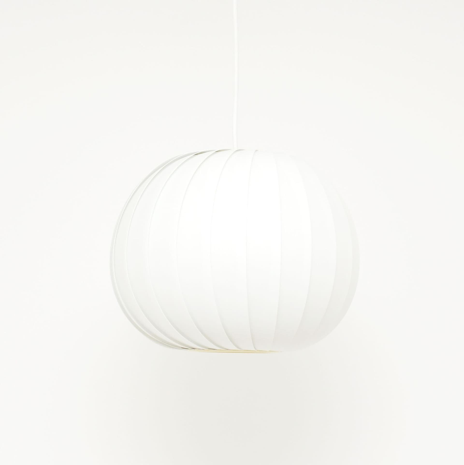 Lampa wisząca Menuett, biały, plastik, proj. L. Schiøler, Dania, lata 70. - 372548