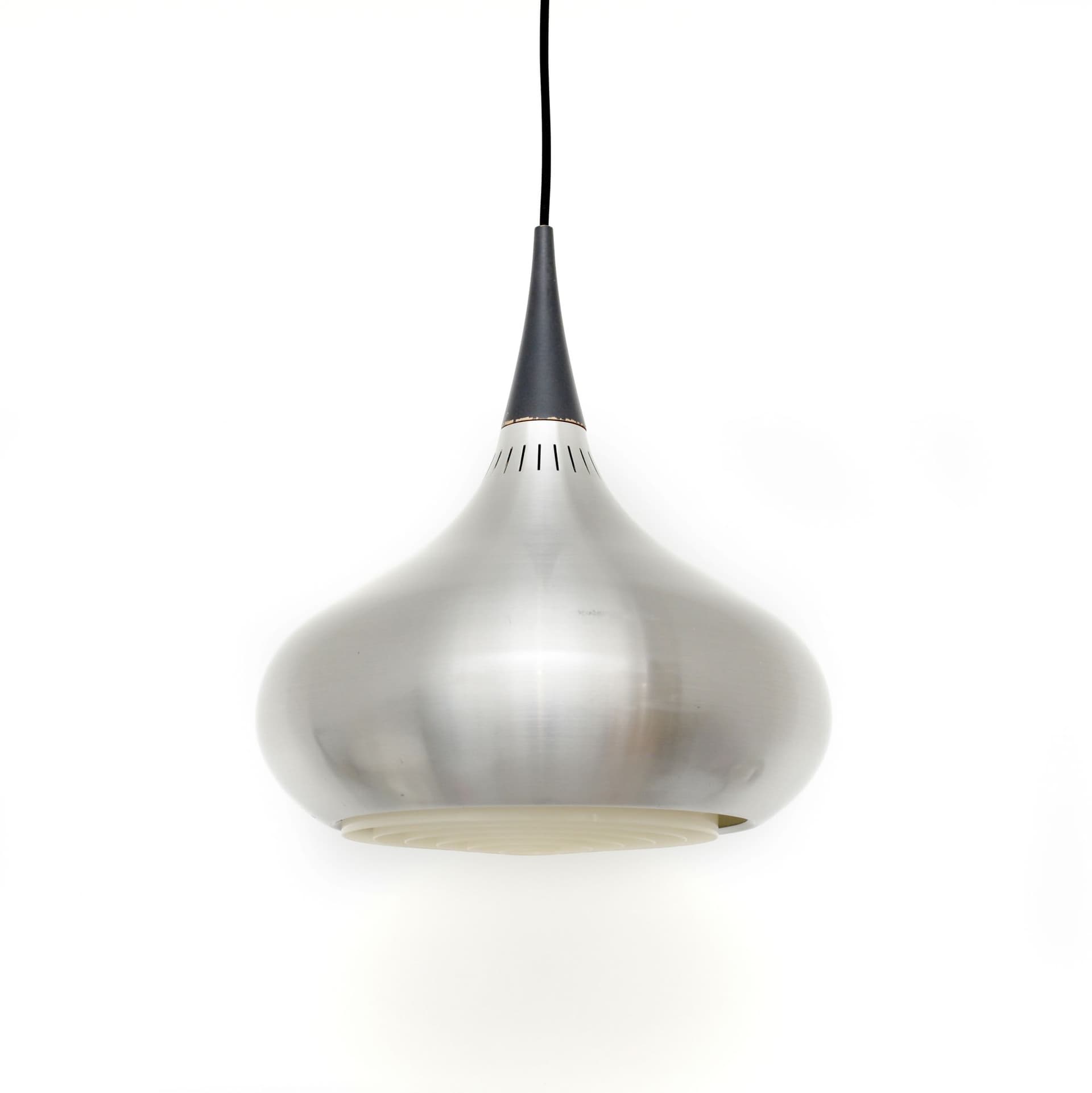Lampa wisząca Orient, aluminium srebrny, drewno brązowy, proj. J. Hammerborg, Dania, lata 60. - 372567