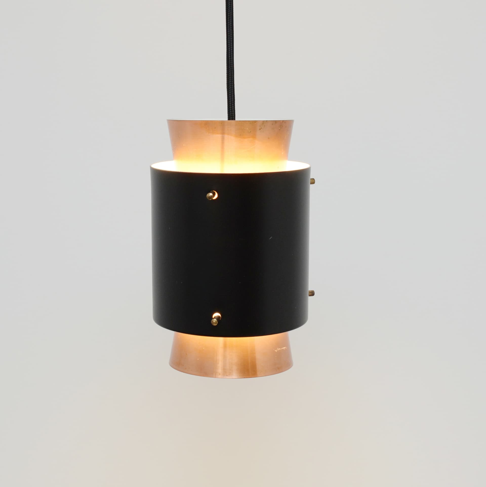 Lampa wisząca, miedź złoty, metal czarny, proj. C. Thore, Szwecja, lata 60. - 372572