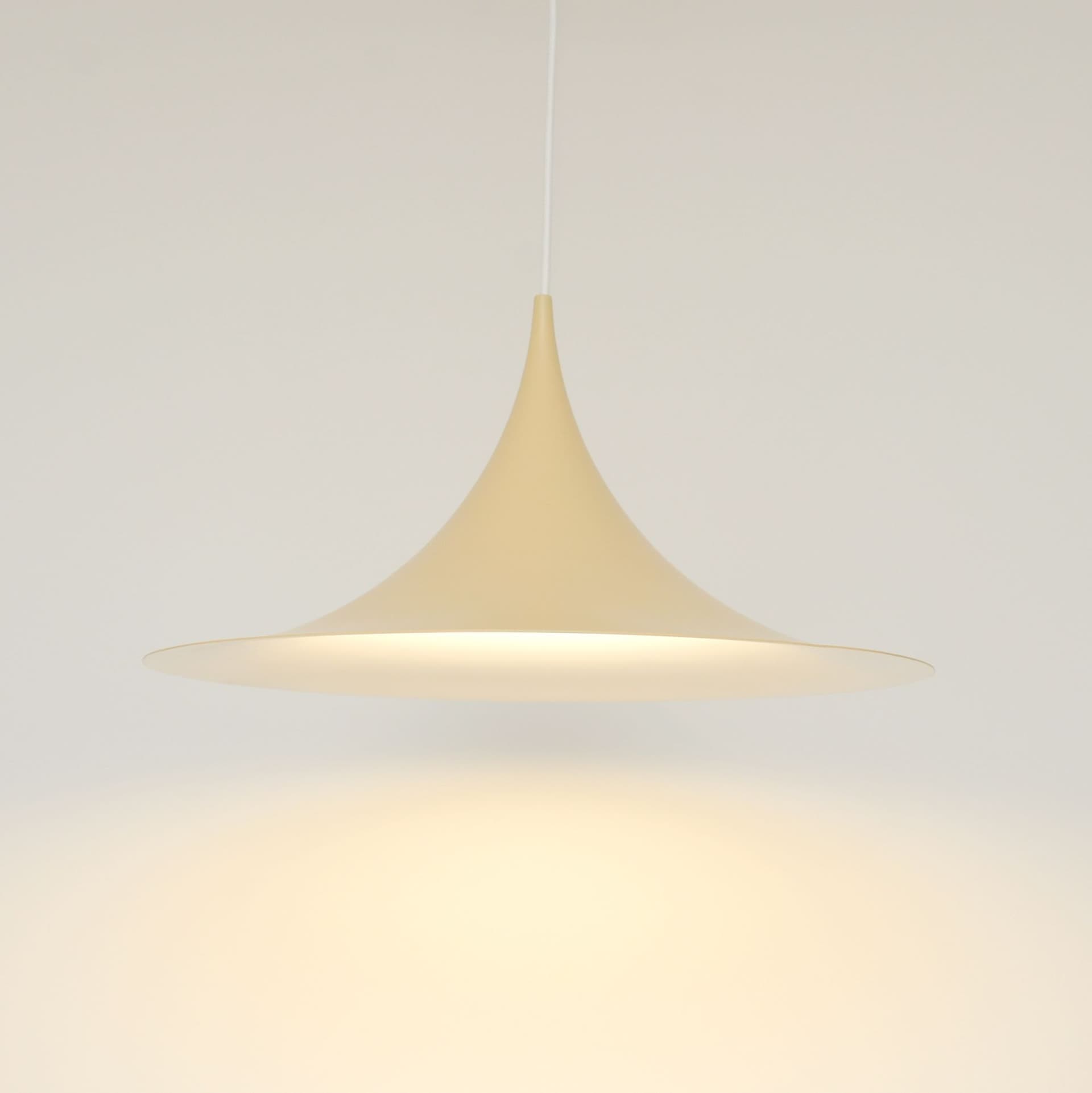 Lampa wisząca Semi, beżowy, metal, proj. C. Bonderup, proj. T. Thorup, Dania, lata 60. - 372590