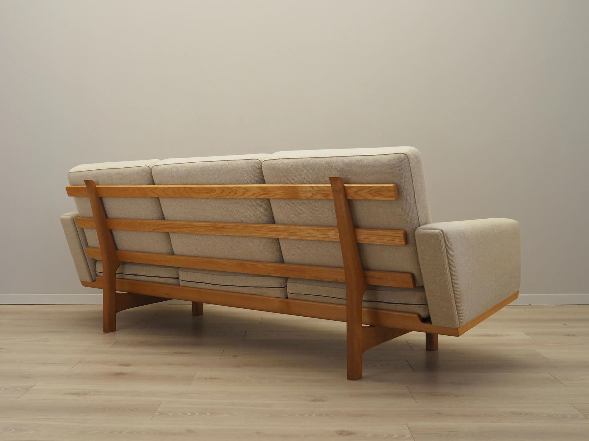 Sofa GE-236, beżowy Hallingdal, dąb, proj. H. Wegner, Dania, lata 60. - 27034