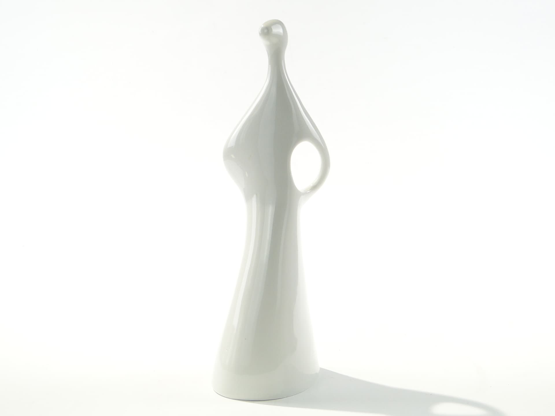 Figurka kobieta z ażurem, biała porcelana, Polska, lata 60. - 372642