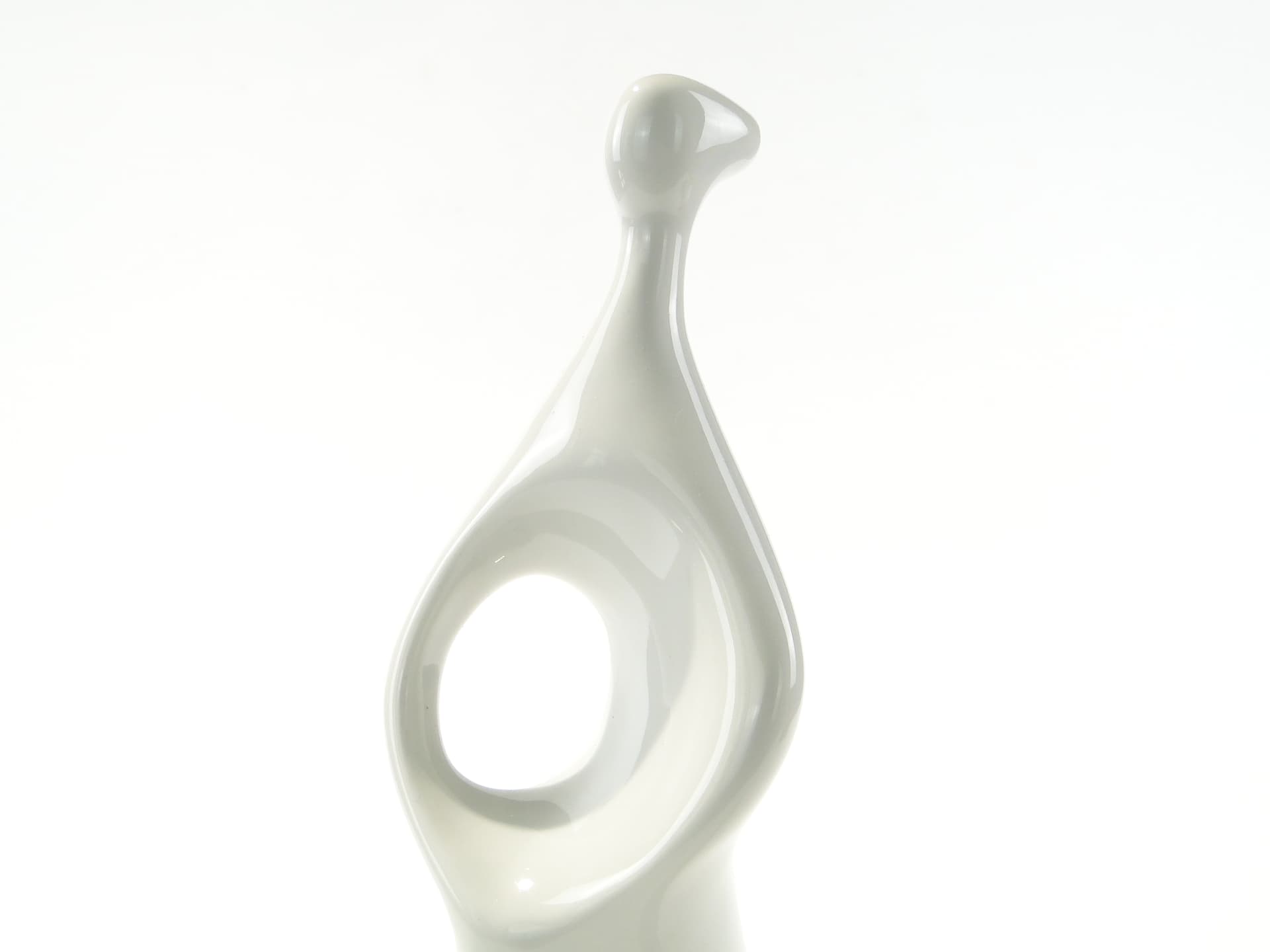 Figurka kobieta z ażurem, biała porcelana, Polska, lata 60. - 372638