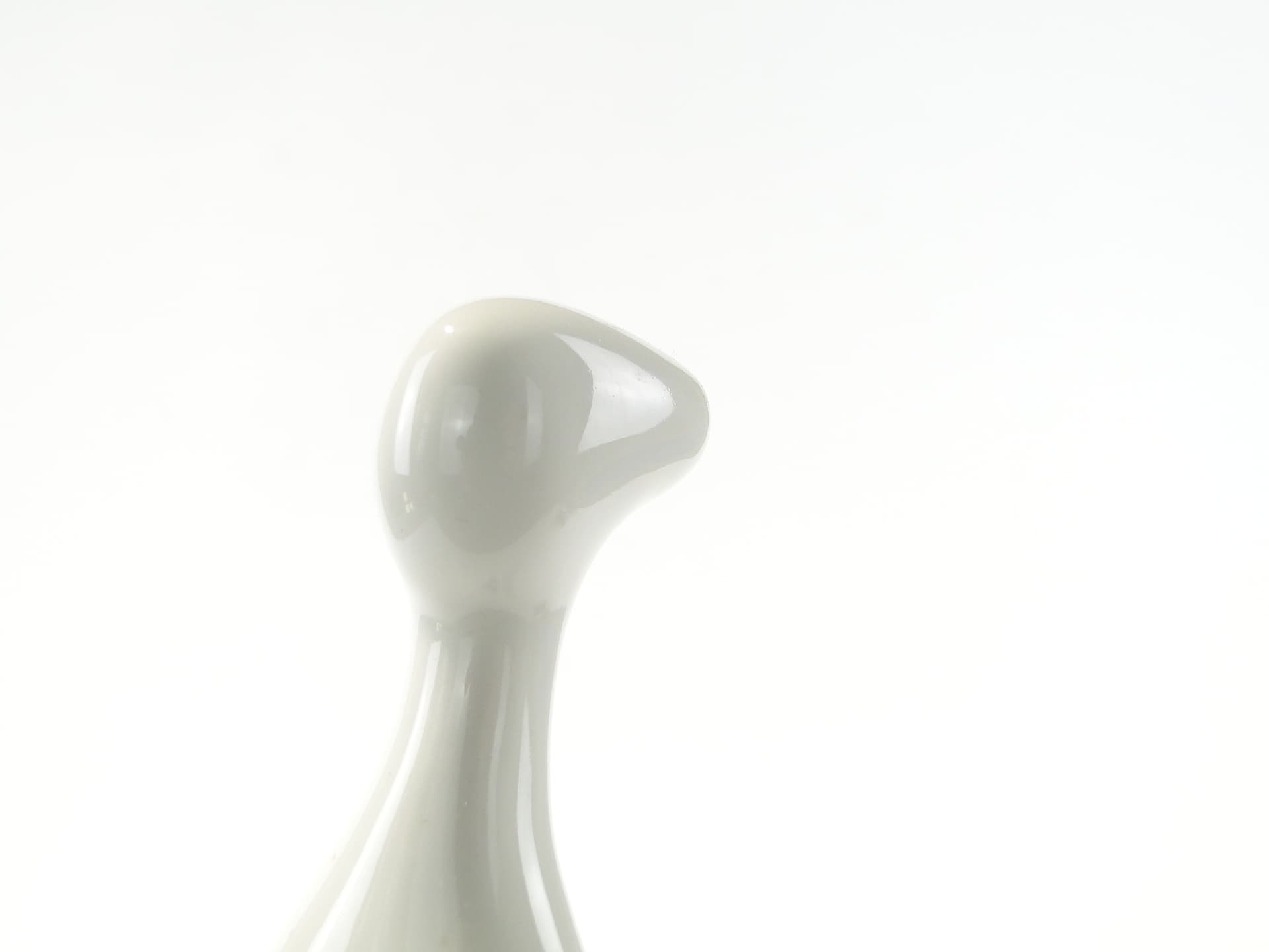 Figurka kobieta z ażurem, biała porcelana, Polska, lata 60. - 372645