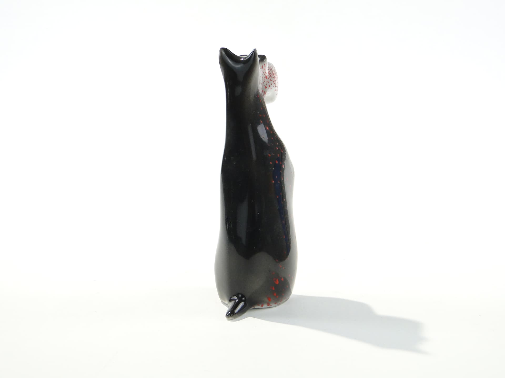 Figurka Terrier Szkocki, porcelana czarna biała czerwona, proj. M. Naruszewicz, Ćmielów, Polska, lata 60. - 372680