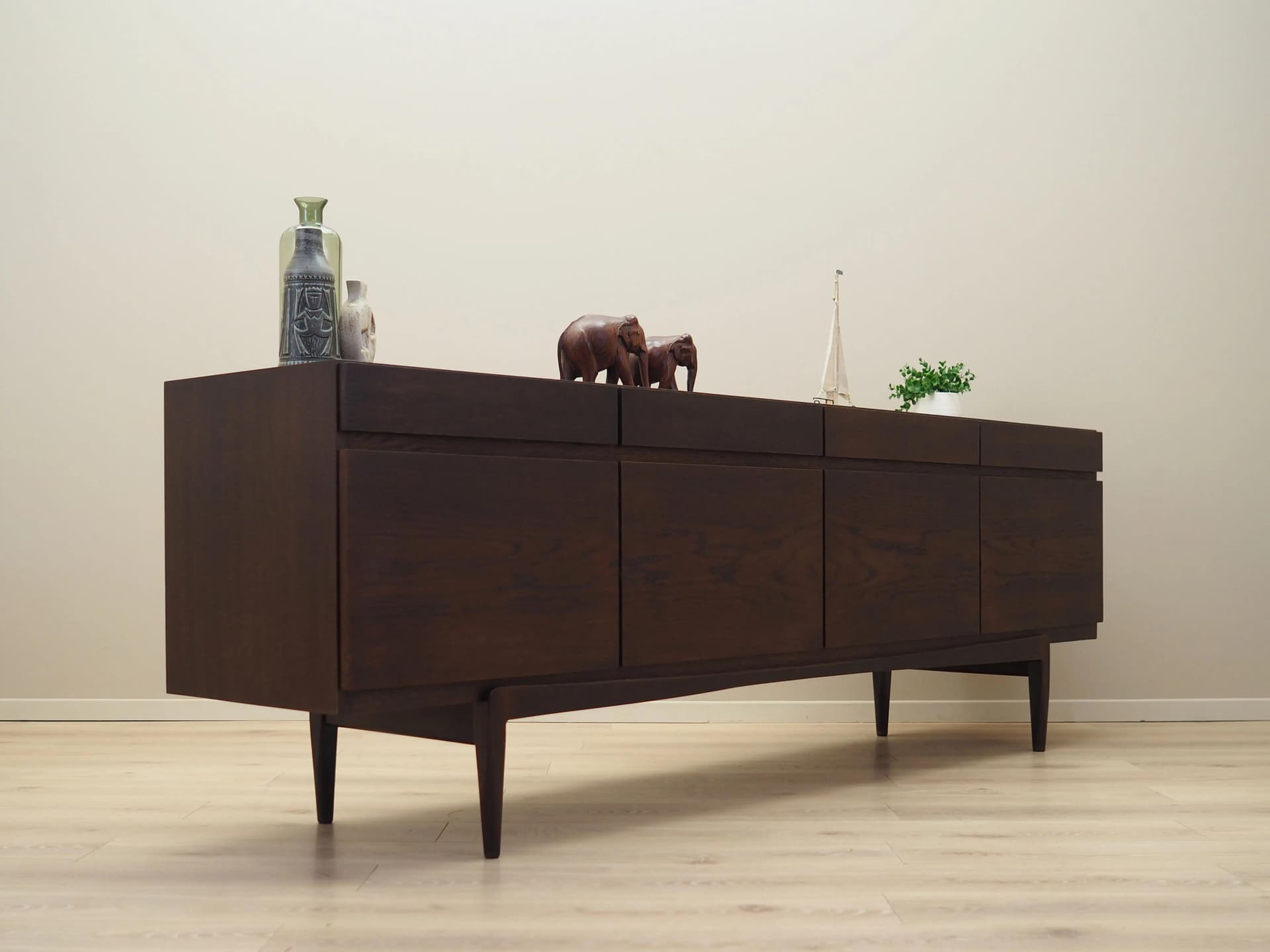 Sideboard FA-66, dąb brązowy, proj. I. Kofod-Larsen, Faarup Møbelfabrik, Dania, lata 70. - 27028