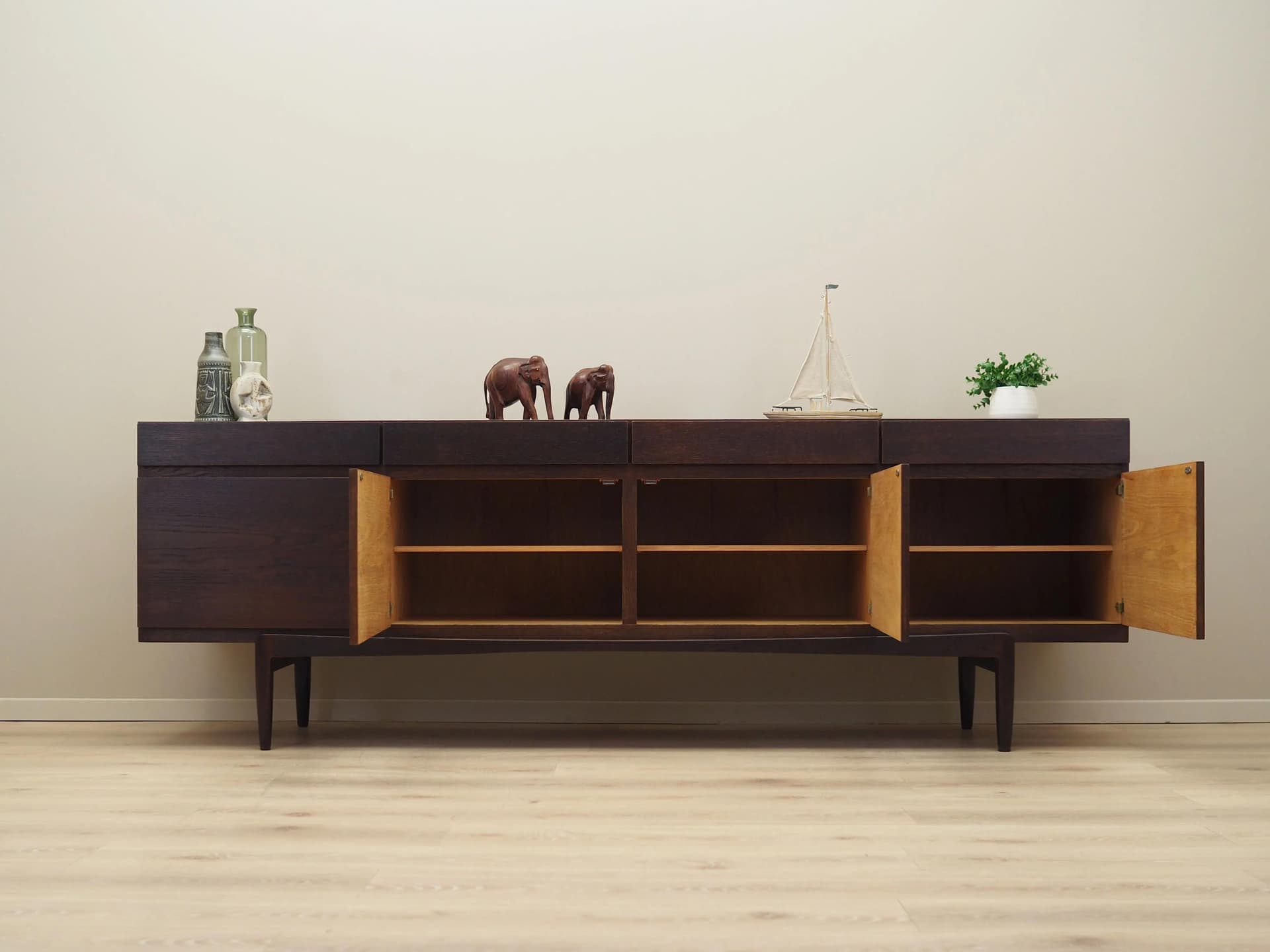 Sideboard FA-66, dąb brązowy, proj. I. Kofod-Larsen, Faarup Møbelfabrik, Dania, lata 70. - 27025