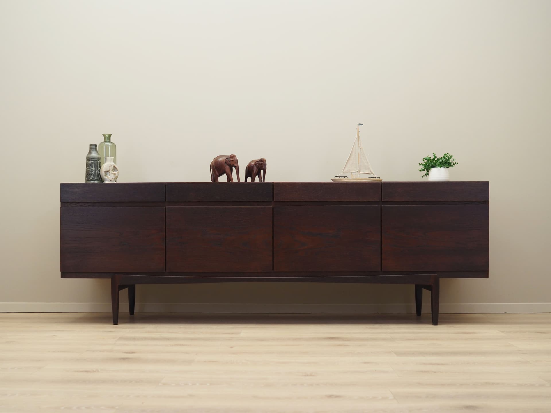 Sideboard FA-66, dąb brązowy, proj. I. Kofod-Larsen, Faarup Møbelfabrik, Dania, lata 70. - 77831
