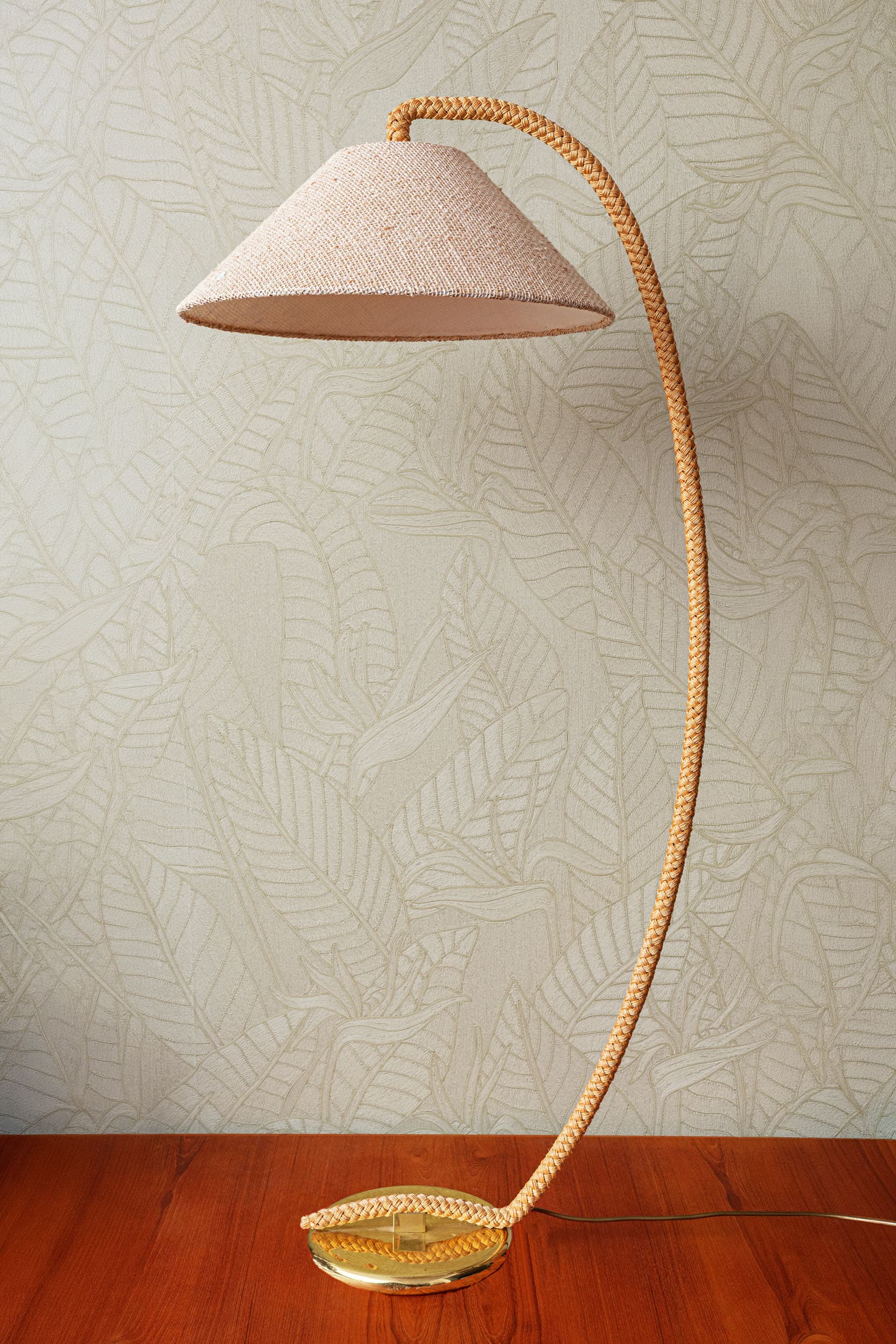 Lampa podłogowa łukowa, brązowy, tkanina, mosiądz, Dania, lata 70. - 372823