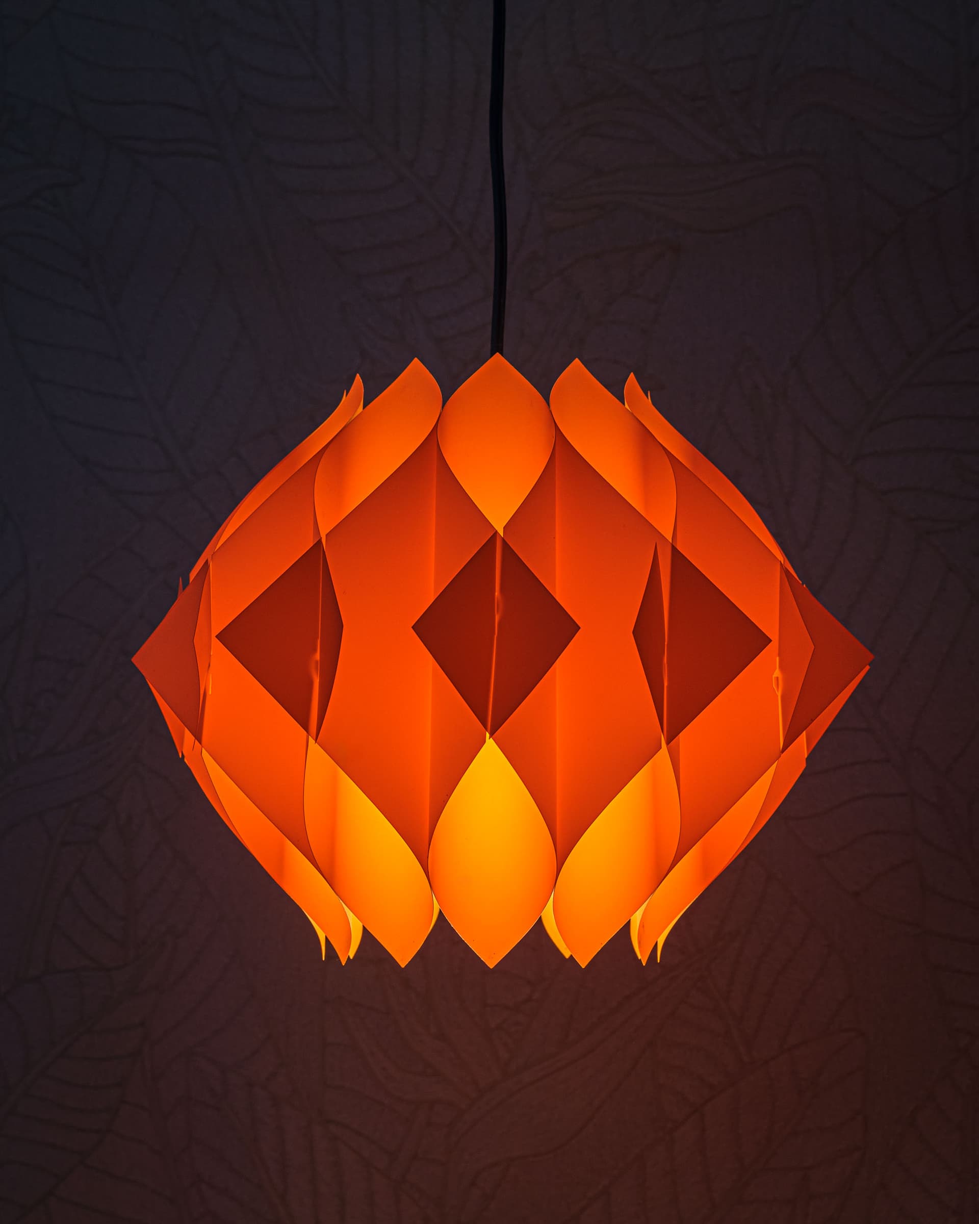 Lampa sufitowa, pomarańczowy akryl, proj. L. Schiøler, Dania, lata 70. - 372835