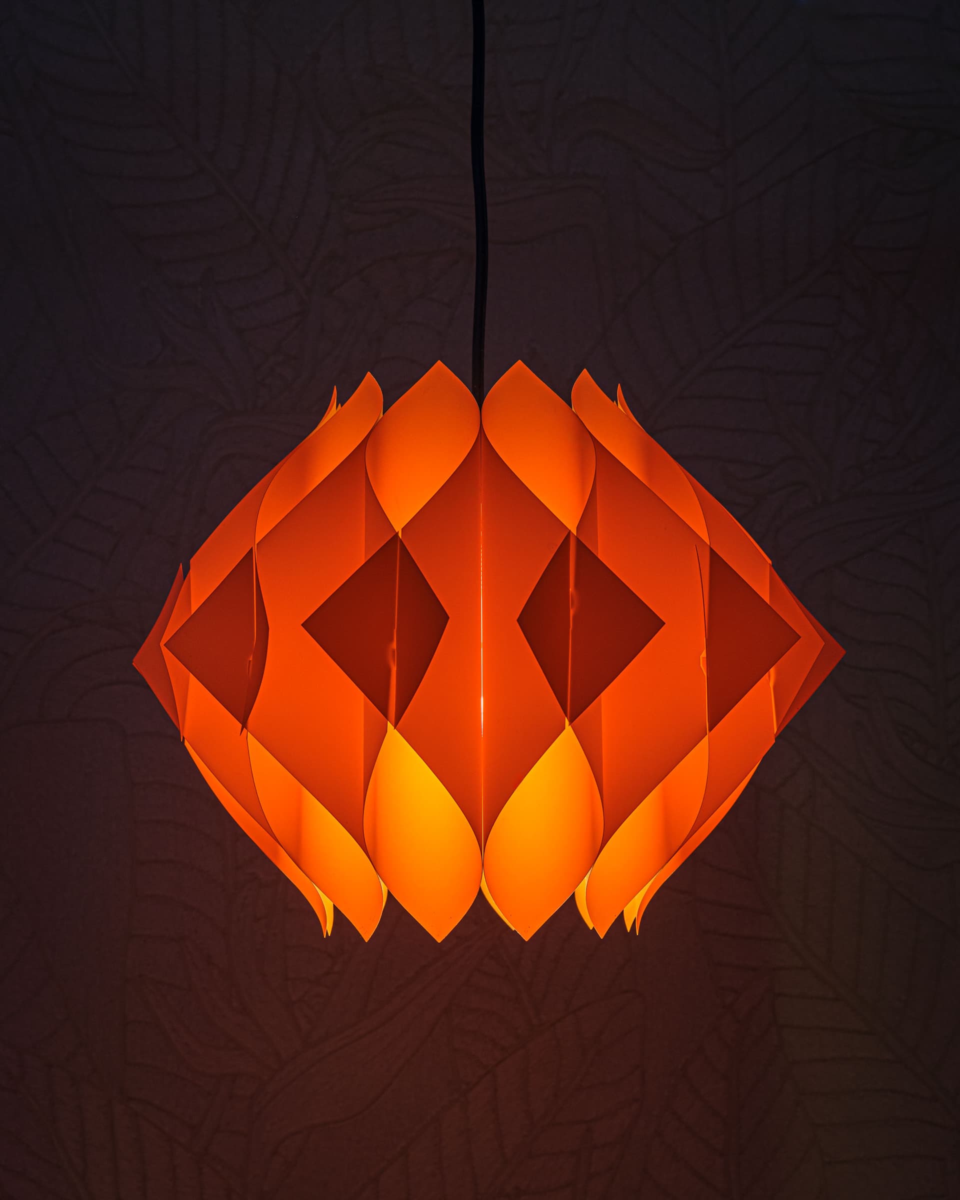 Lampa sufitowa, pomarańczowy akryl, proj. L. Schiøler, Dania, lata 70. - 372836