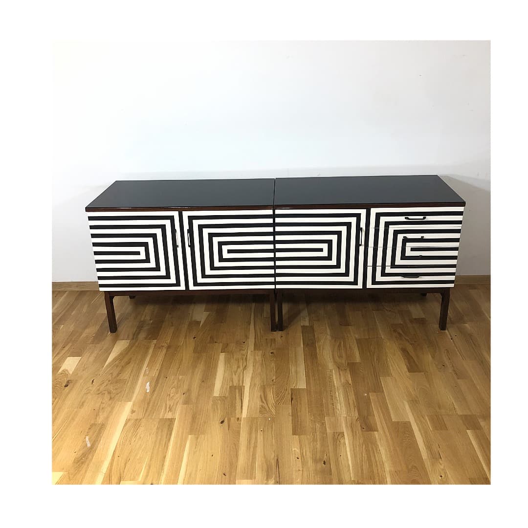 Sideboard Op Art, brązowy, drewno, szkło czarne, Polska, lata 70. - 373553